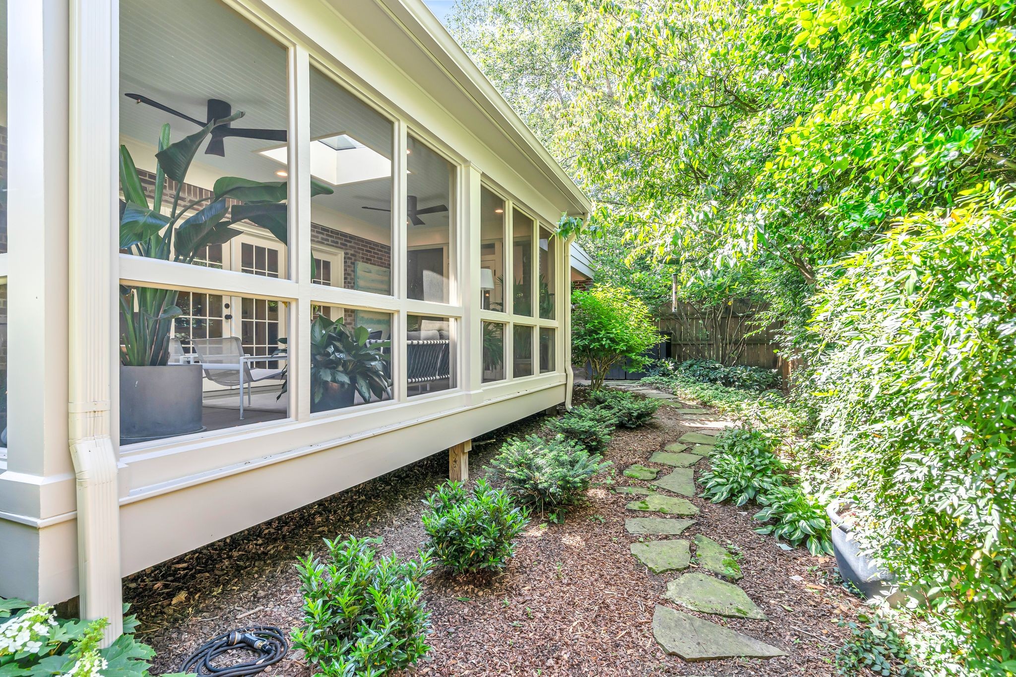 204 Longwood Ct