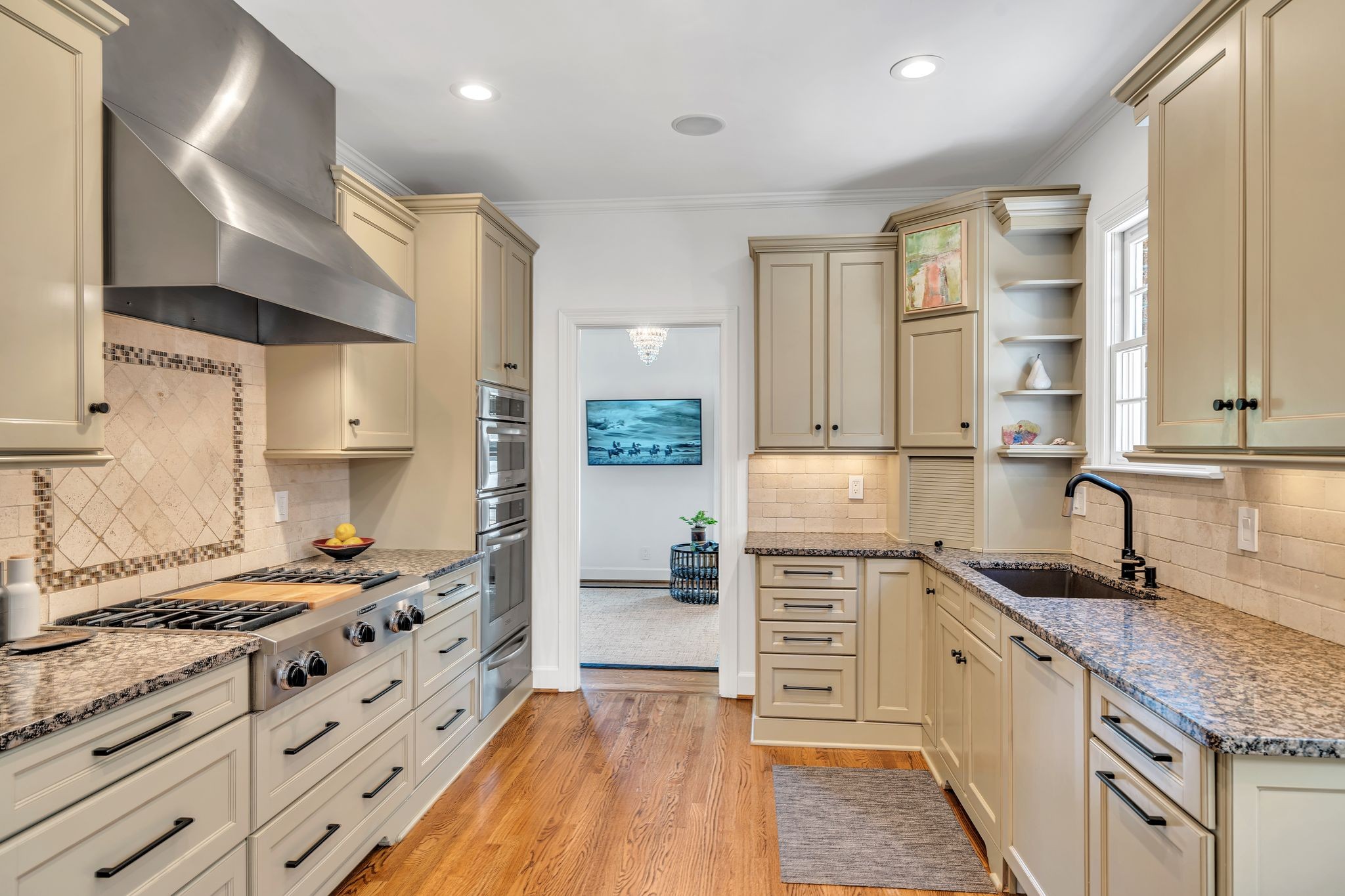 204 Longwood Ct