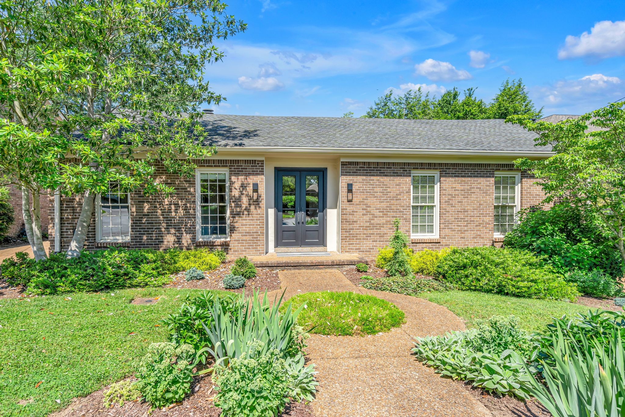 204 Longwood Ct