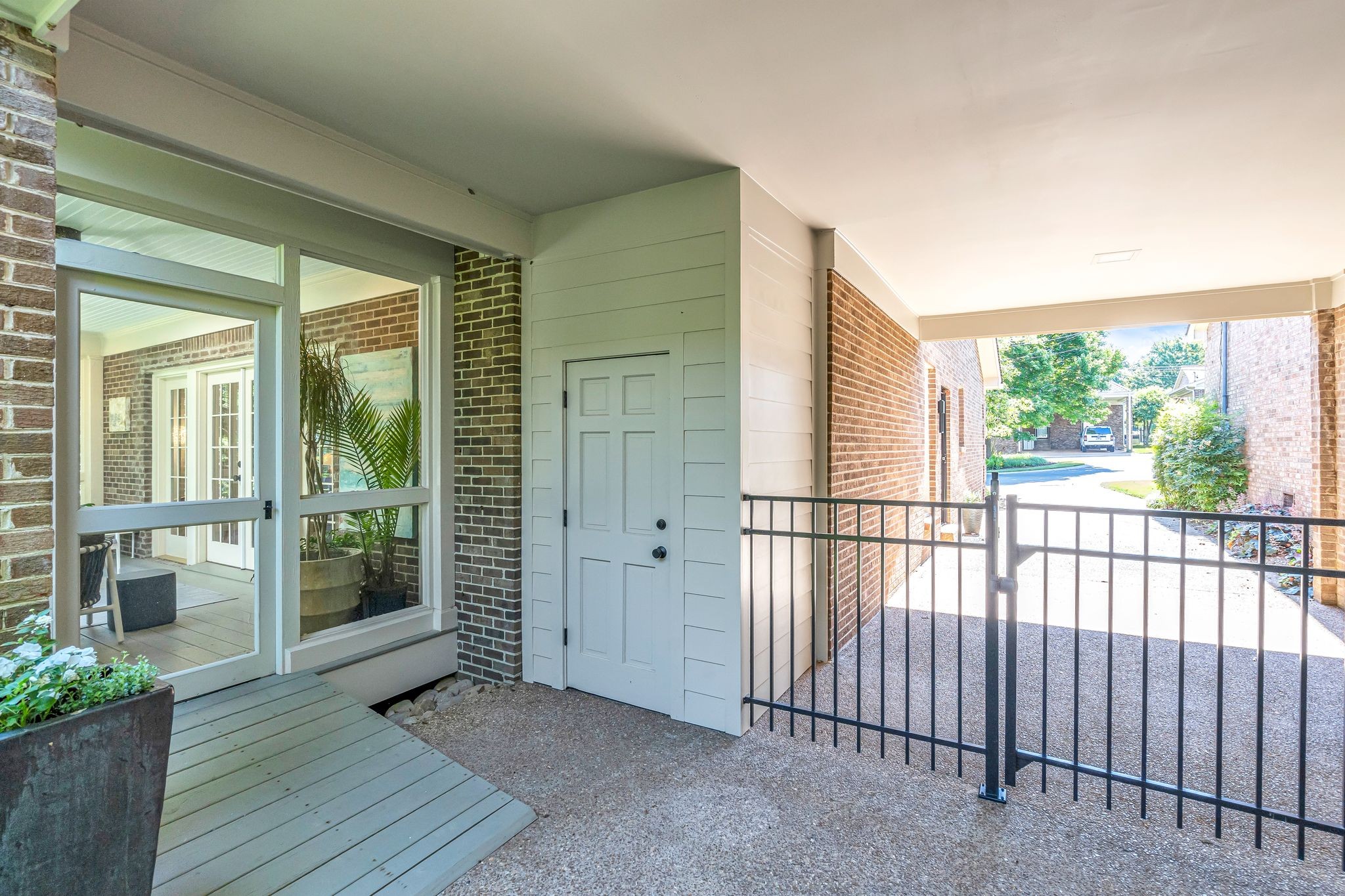 204 Longwood Ct