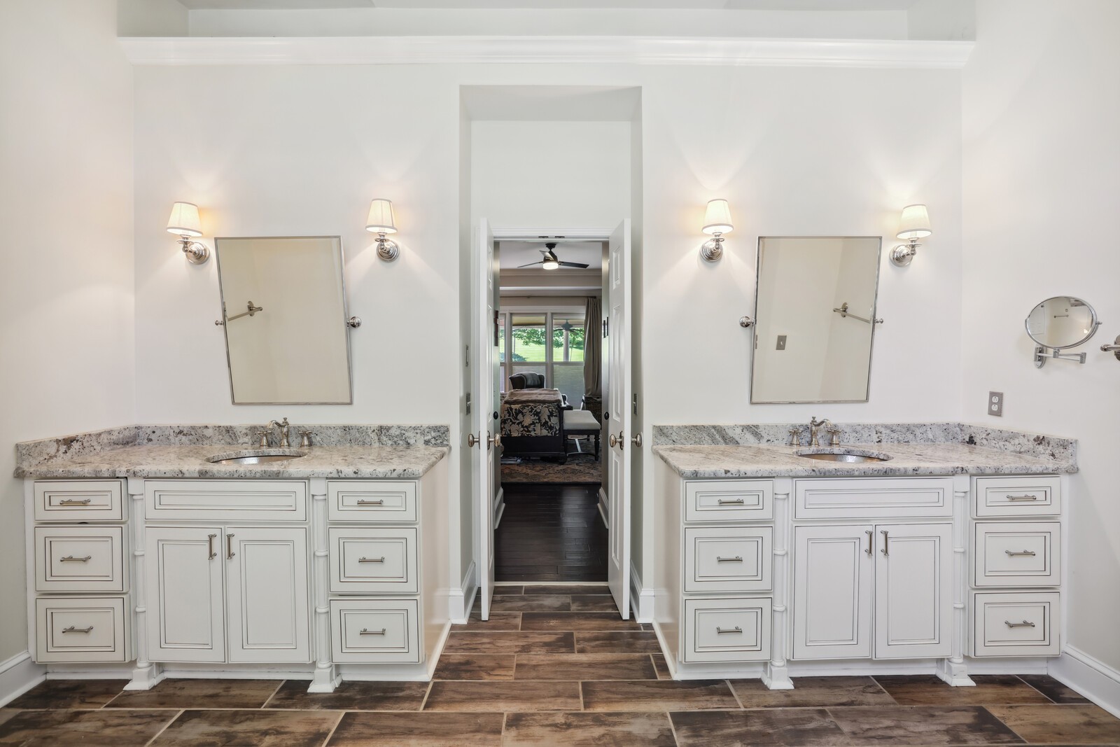 9045 Lochmere Ct