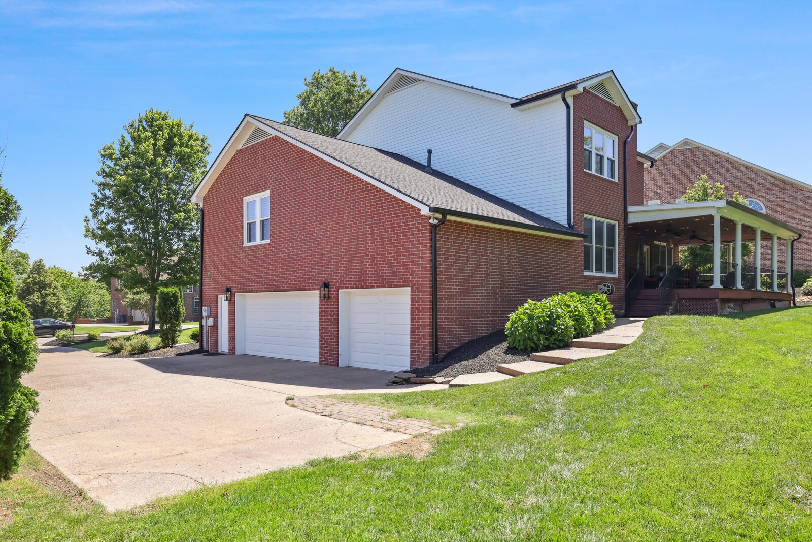 9045 Lochmere Ct
