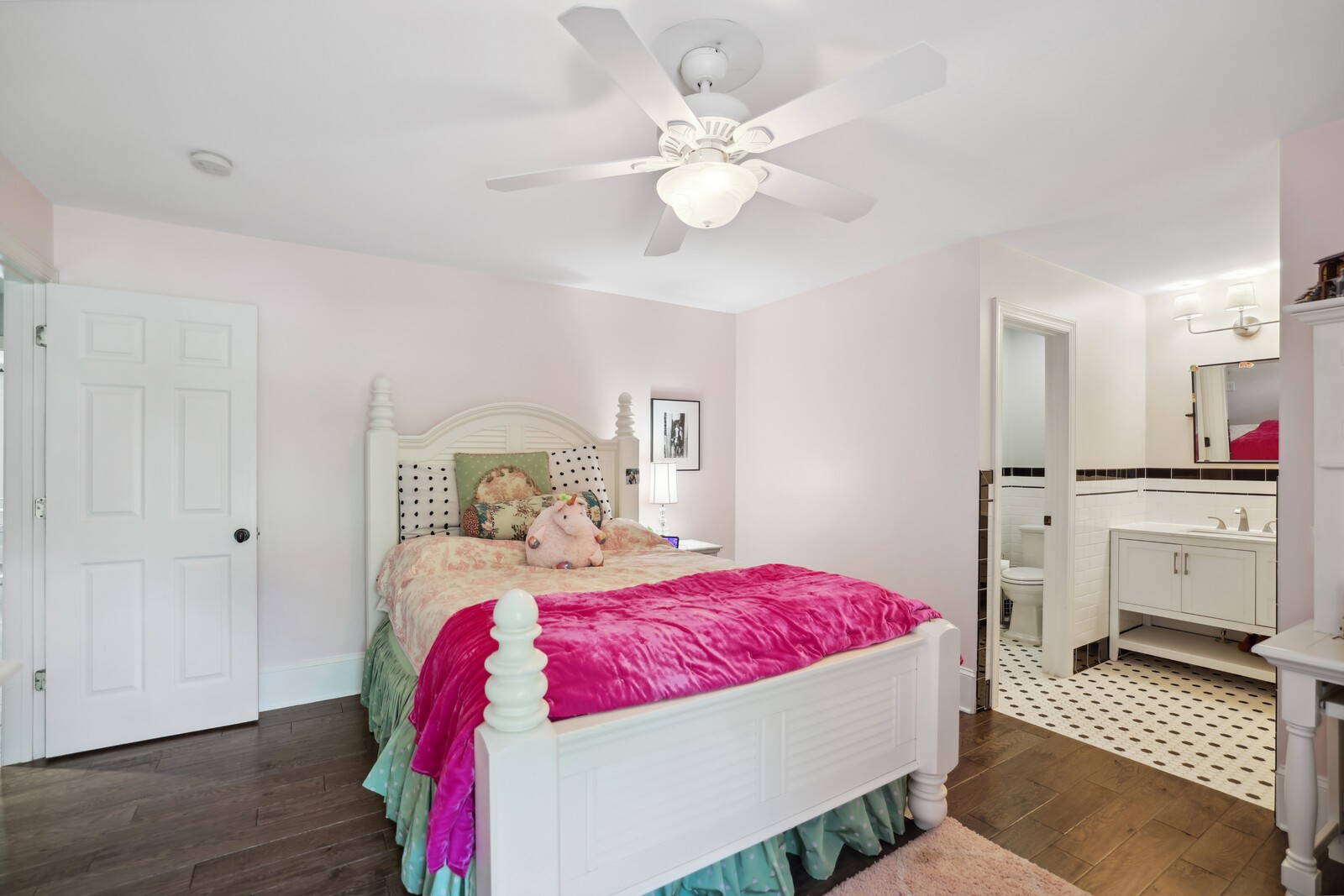 9045 Lochmere Ct