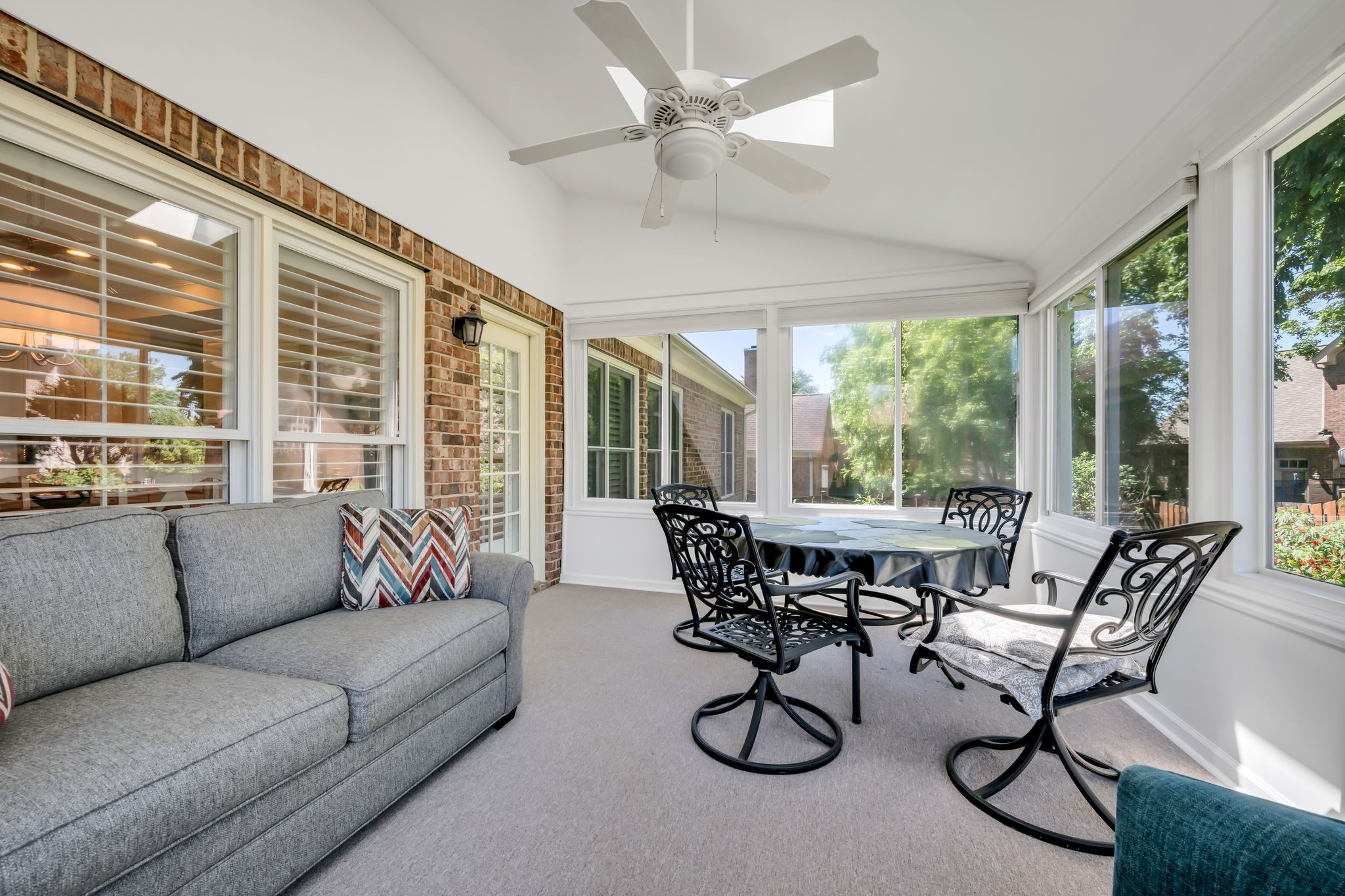 5153 Ravens Glen