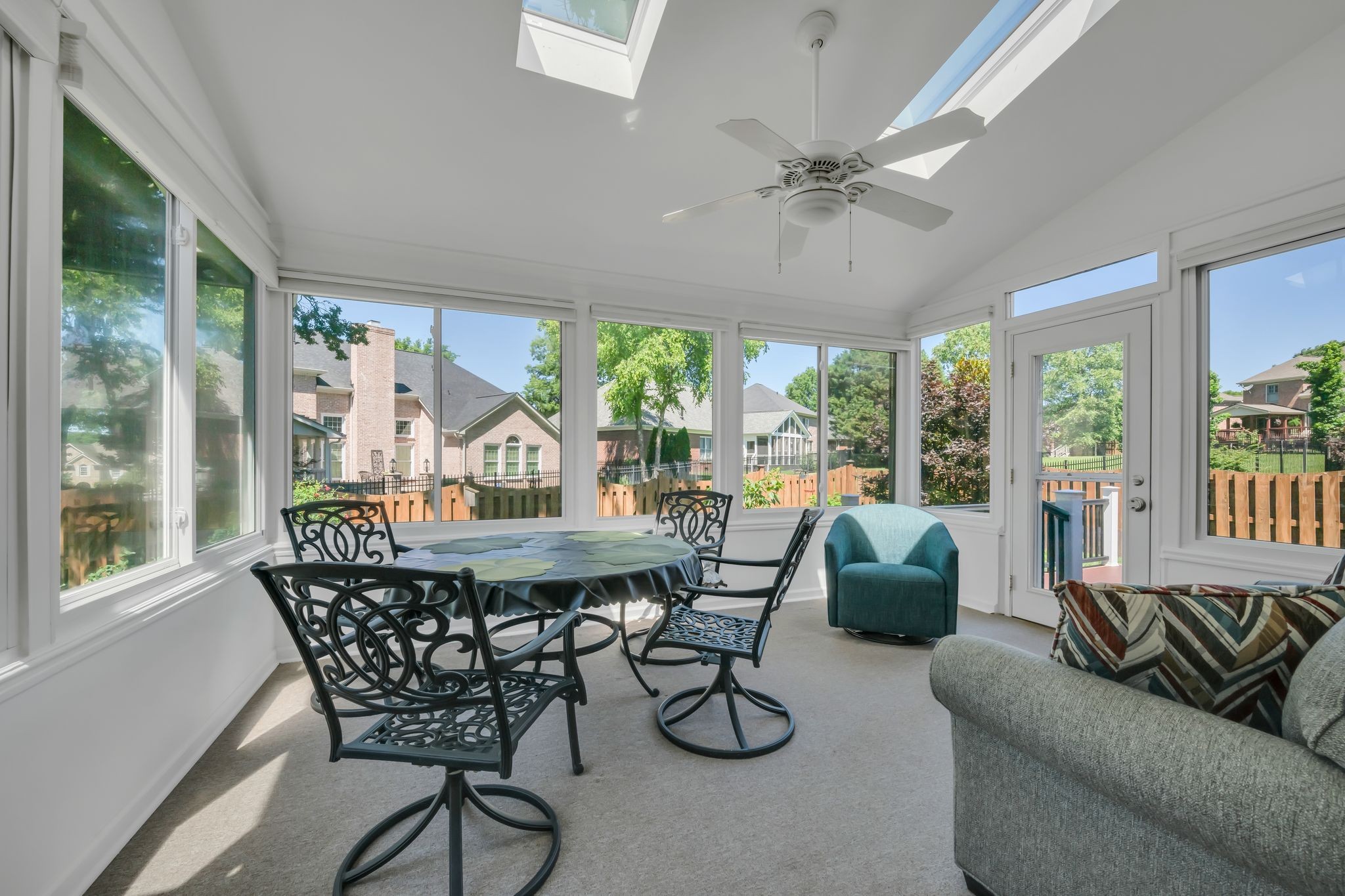 5153 Ravens Glen