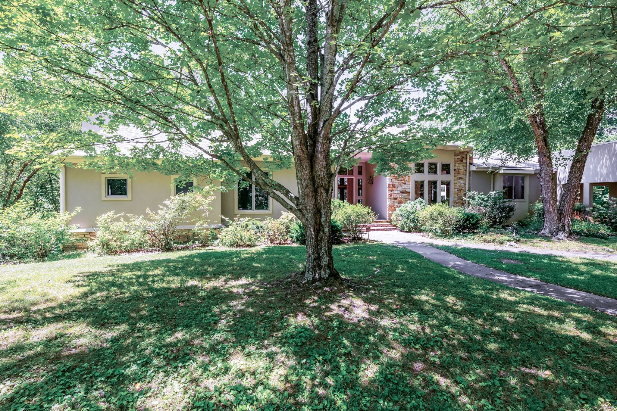 7600 Chipmunk Ln