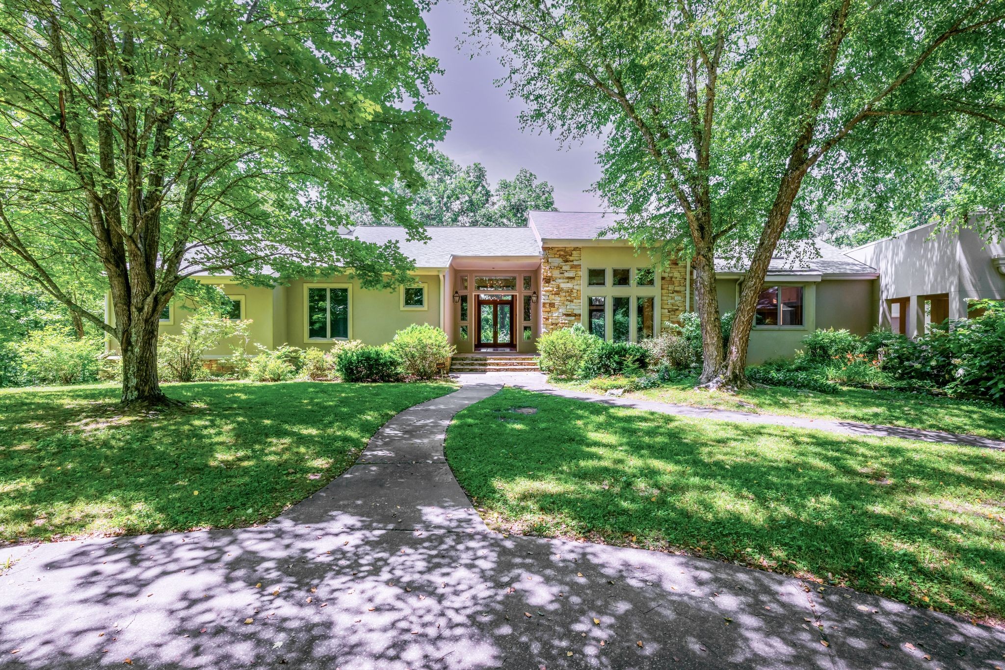 7600 Chipmunk Ln