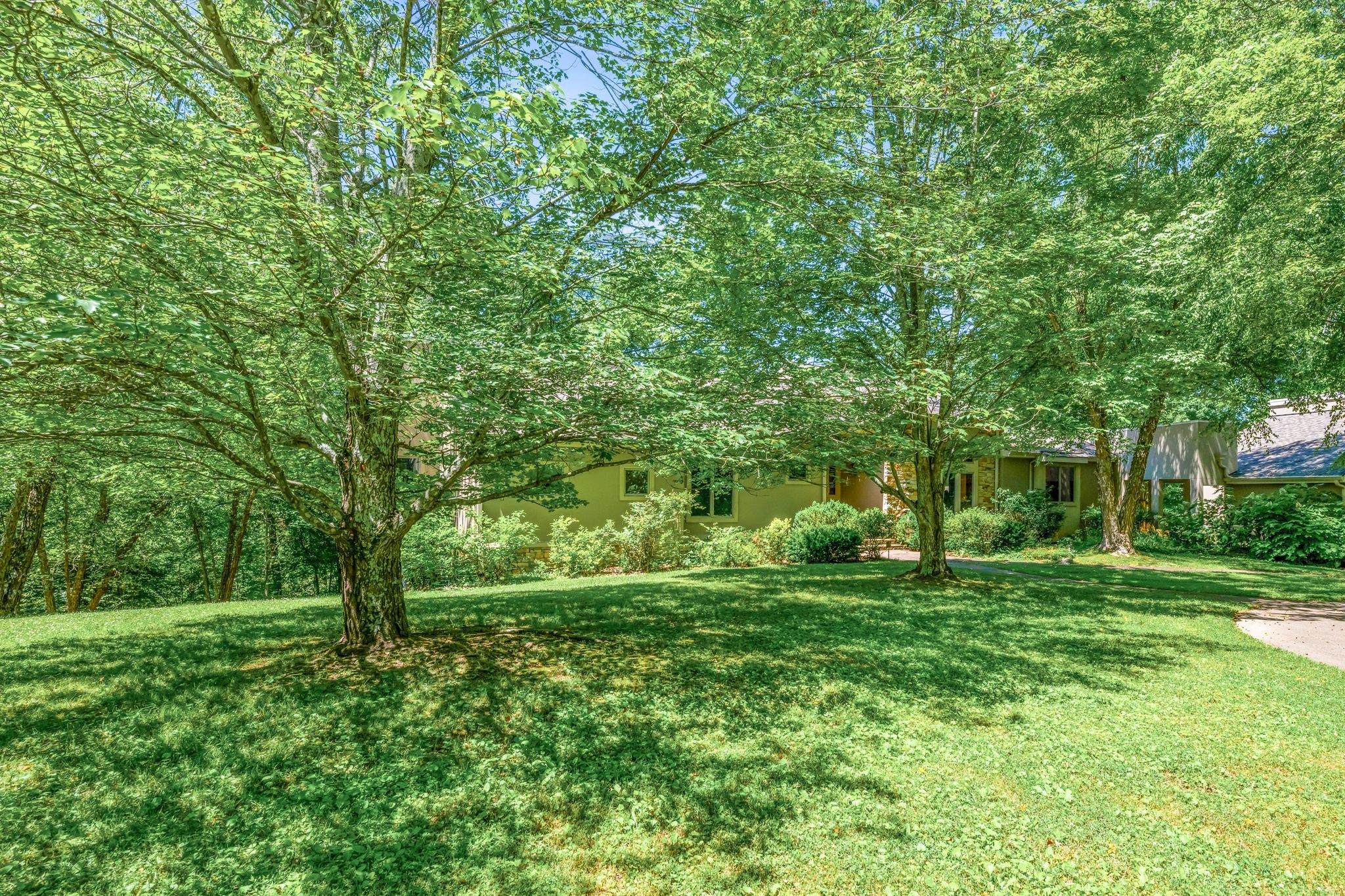7600 Chipmunk Ln