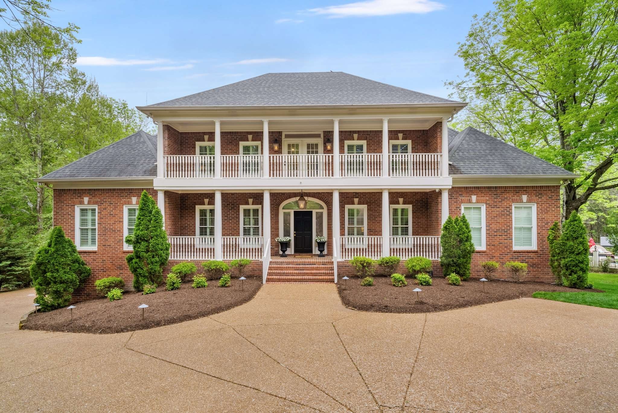 521 Grand Oaks Dr