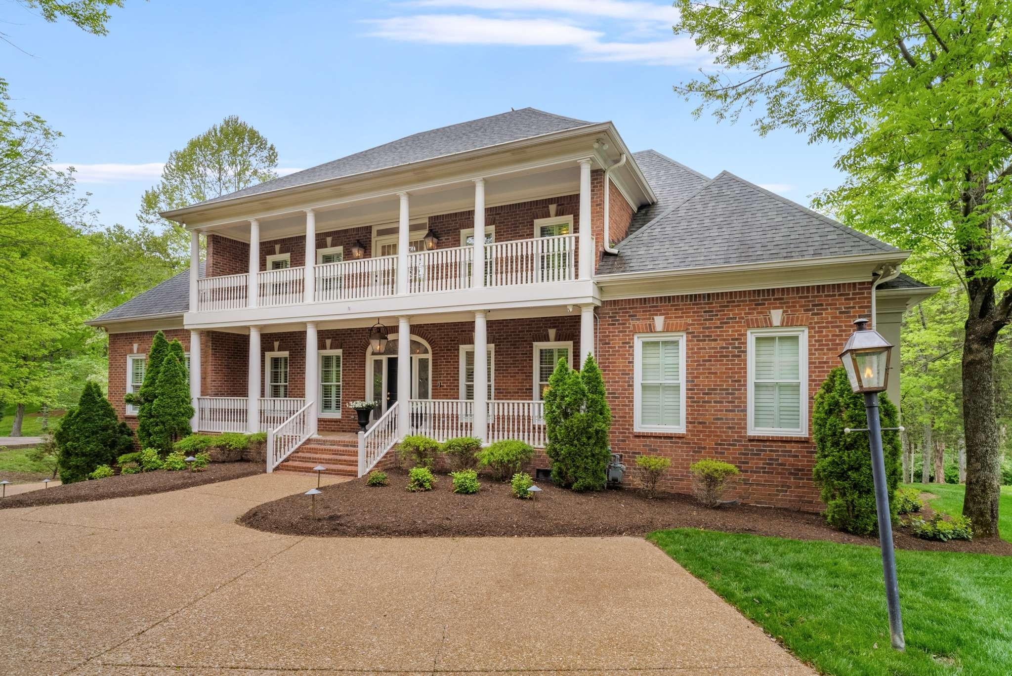 521 Grand Oaks Dr