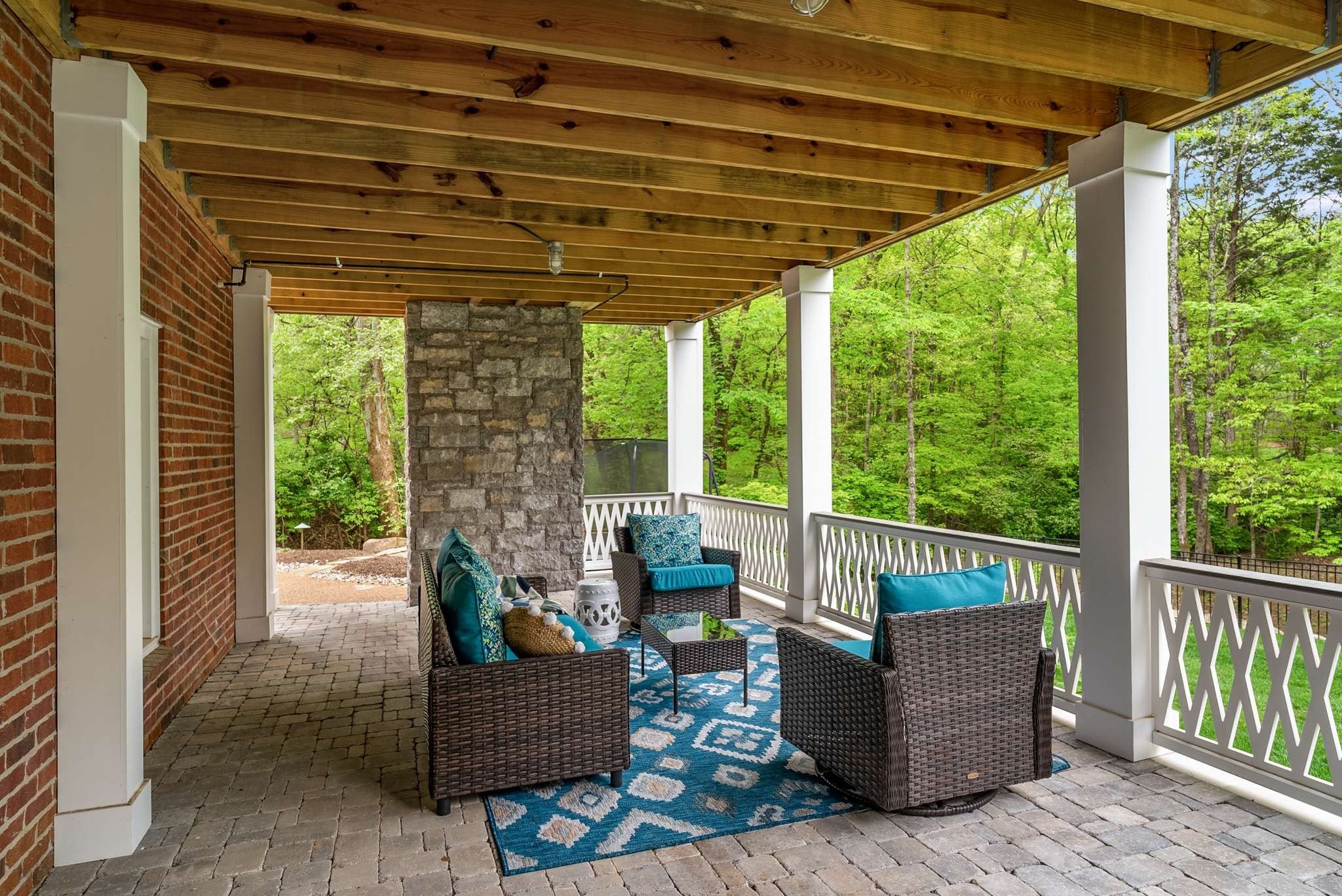 521 Grand Oaks Dr