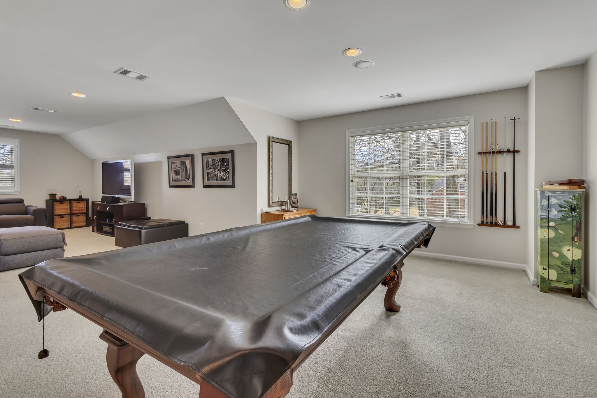 4133 Lealand Ln