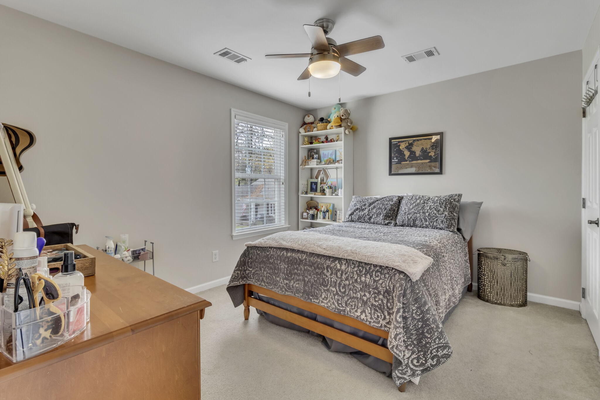 4133 Lealand Ln