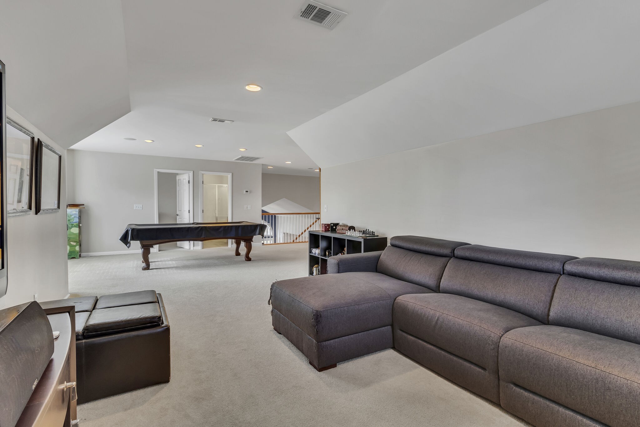 4133 Lealand Ln