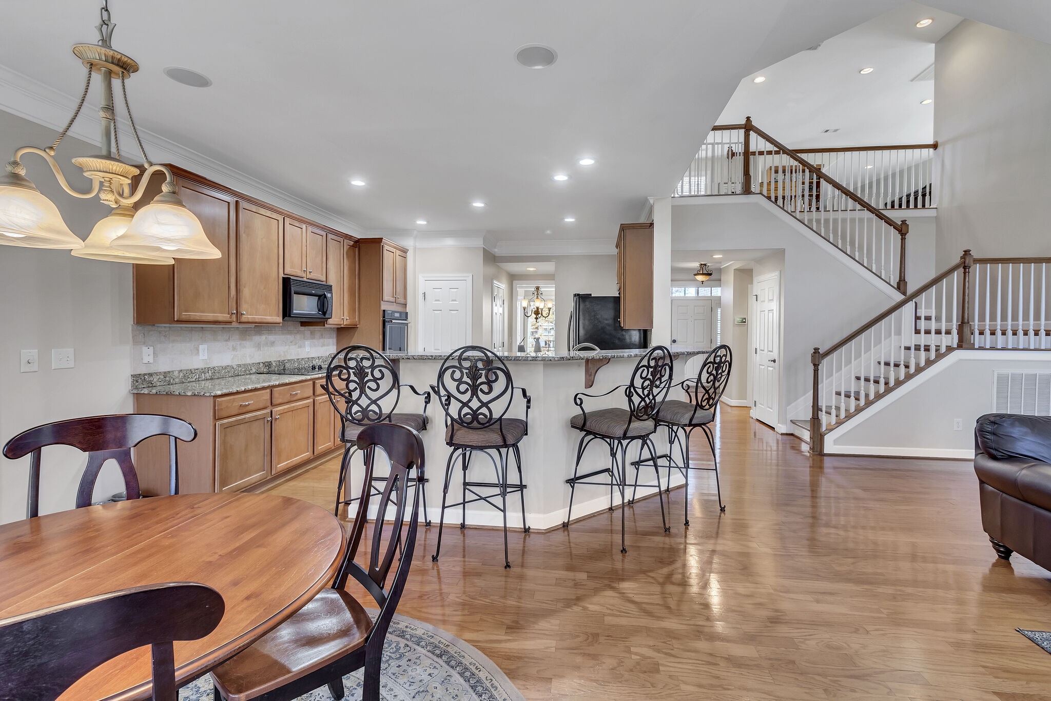 4133 Lealand Ln