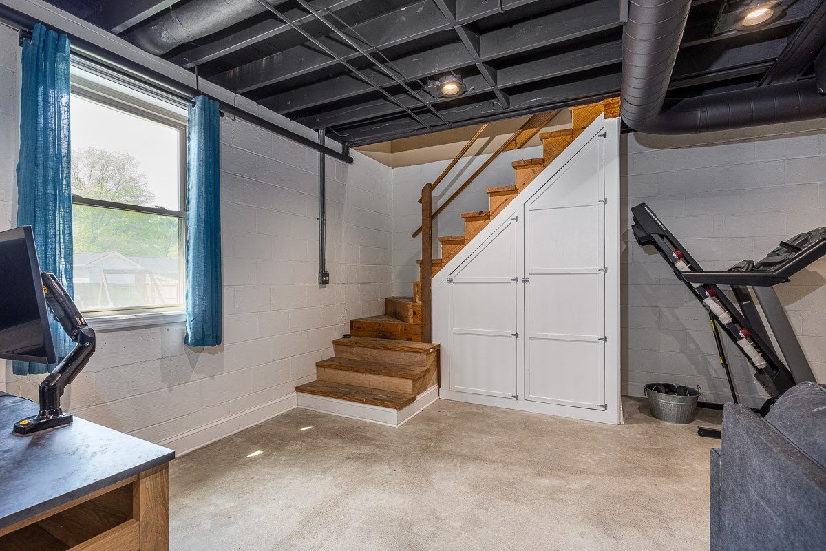 705 Baugh Rd