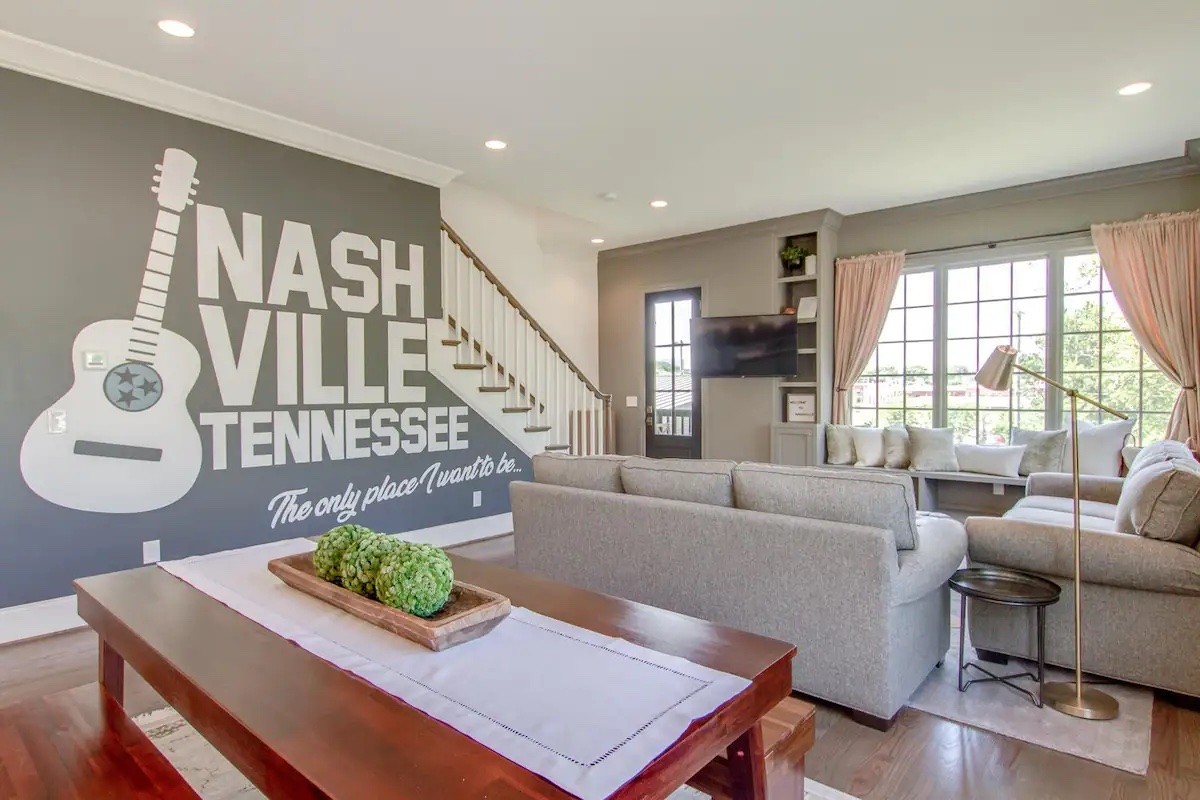 1226 Martin St Unit: #4