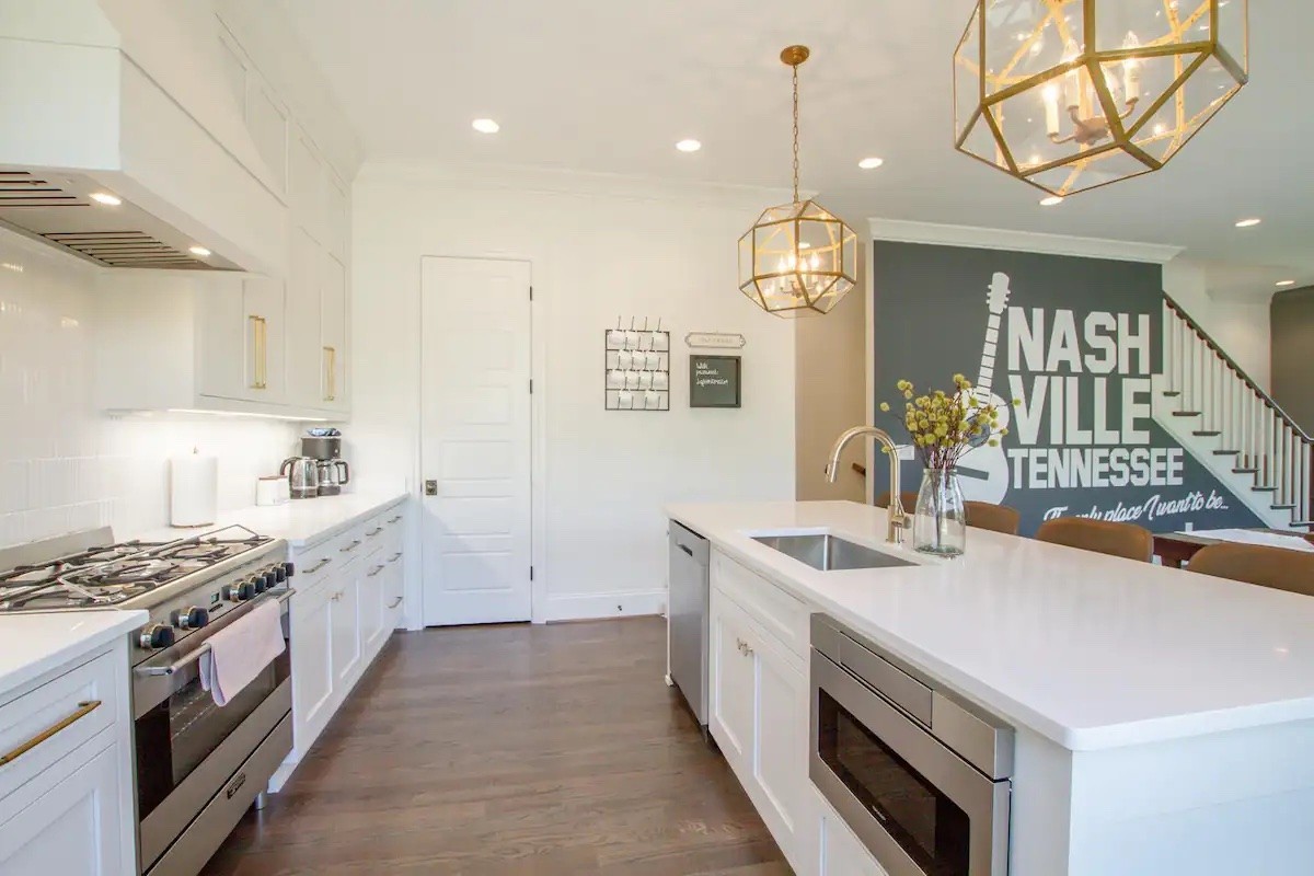 1226 Martin St Unit: #4