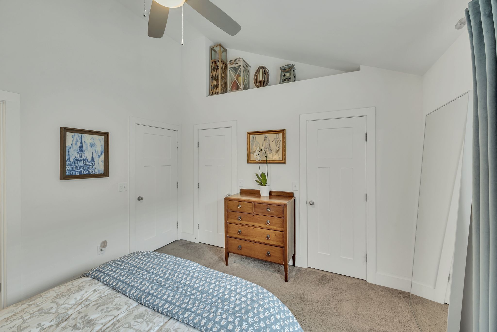 118 W Mill Dr