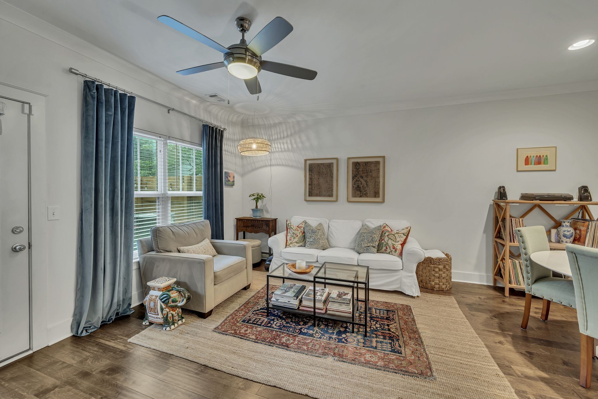 118 W Mill Dr