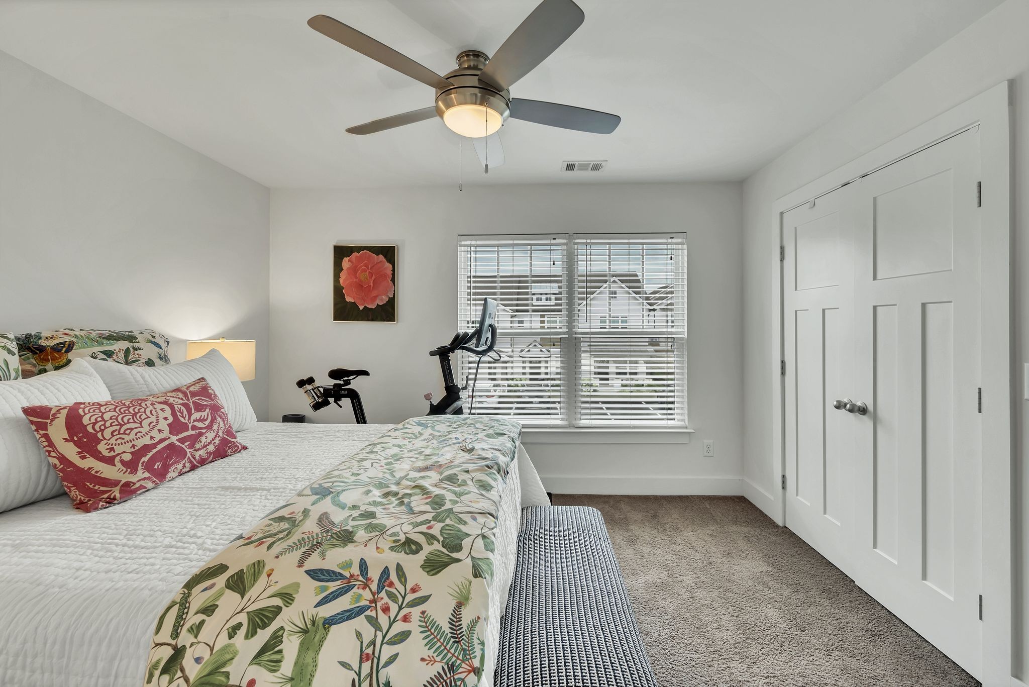 118 W Mill Dr