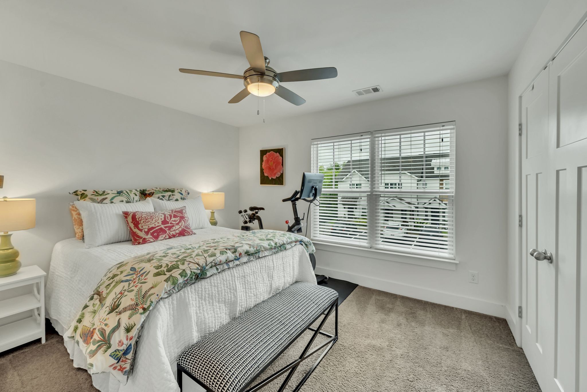 118 W Mill Dr