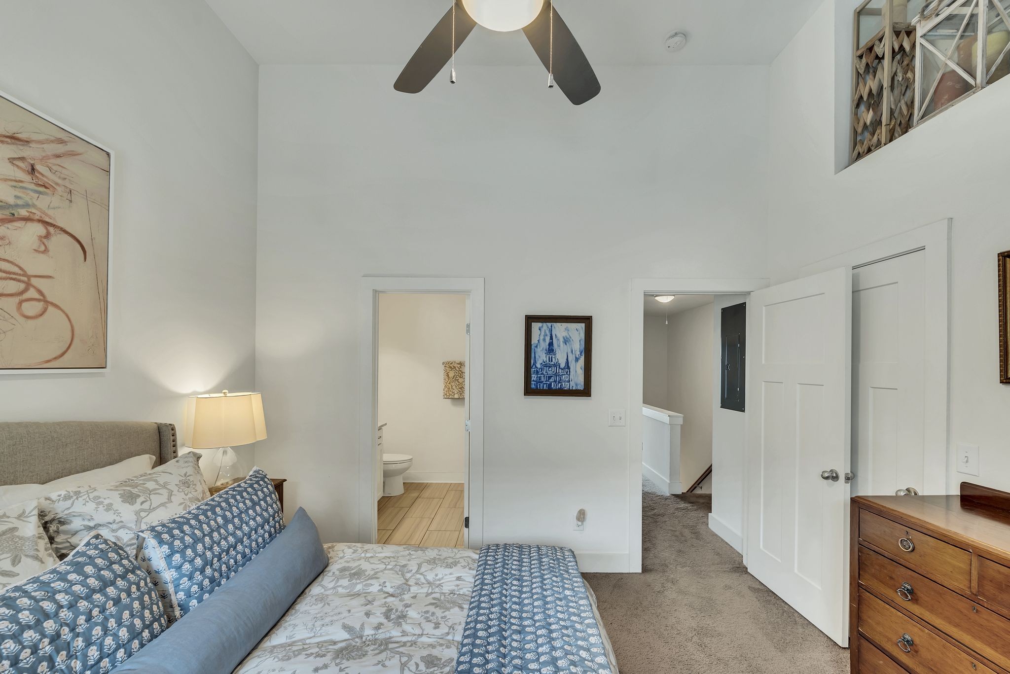 118 W Mill Dr
