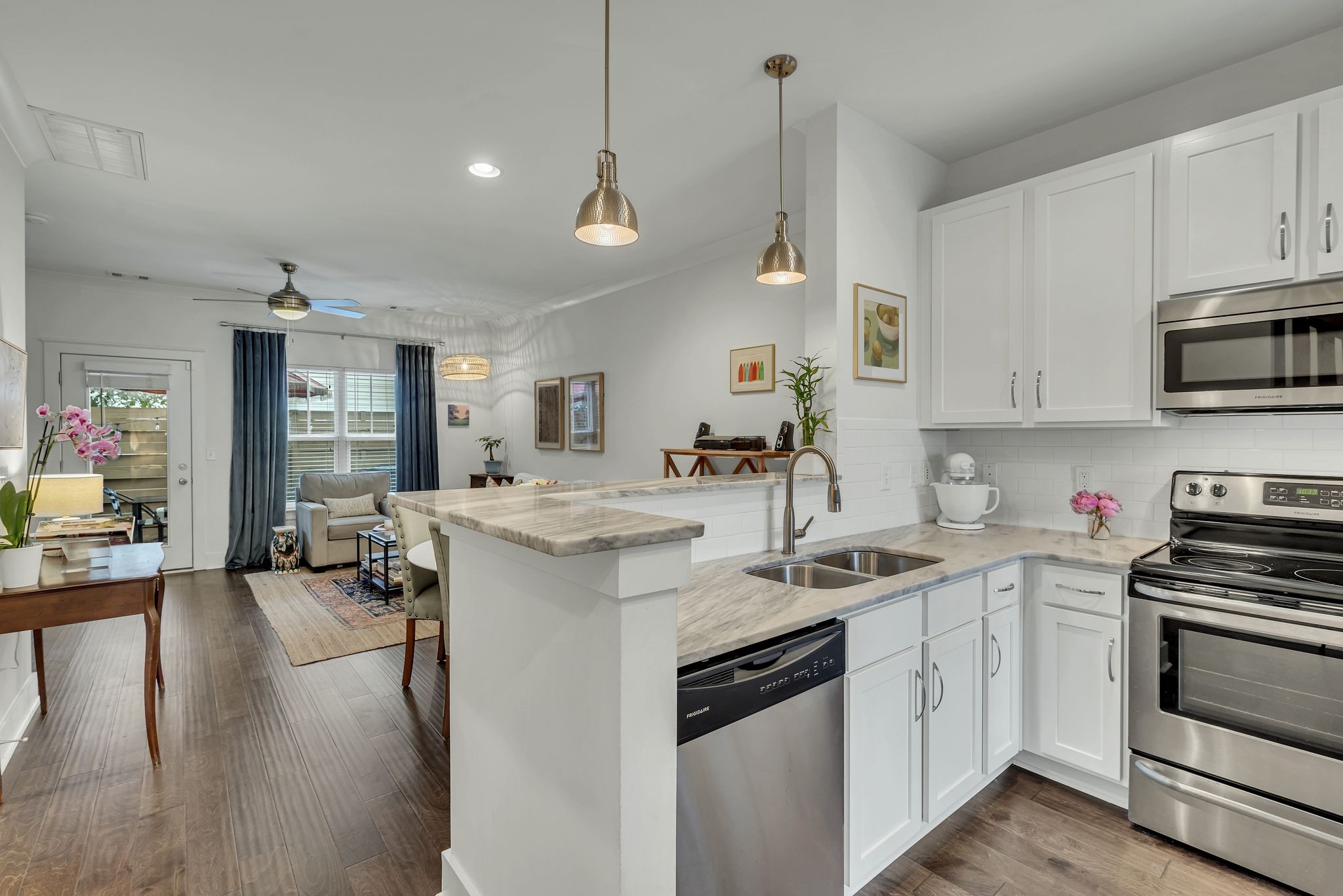 118 W Mill Dr