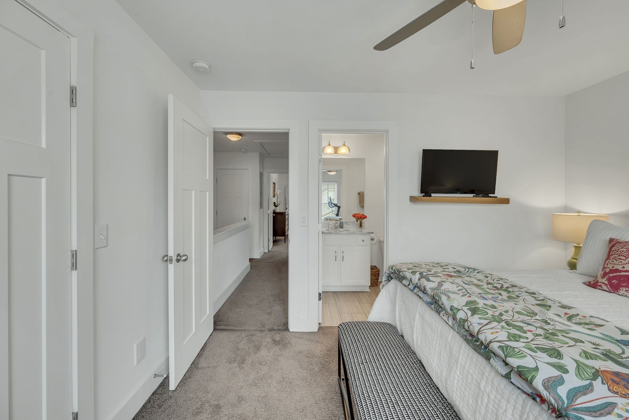 118 W Mill Dr