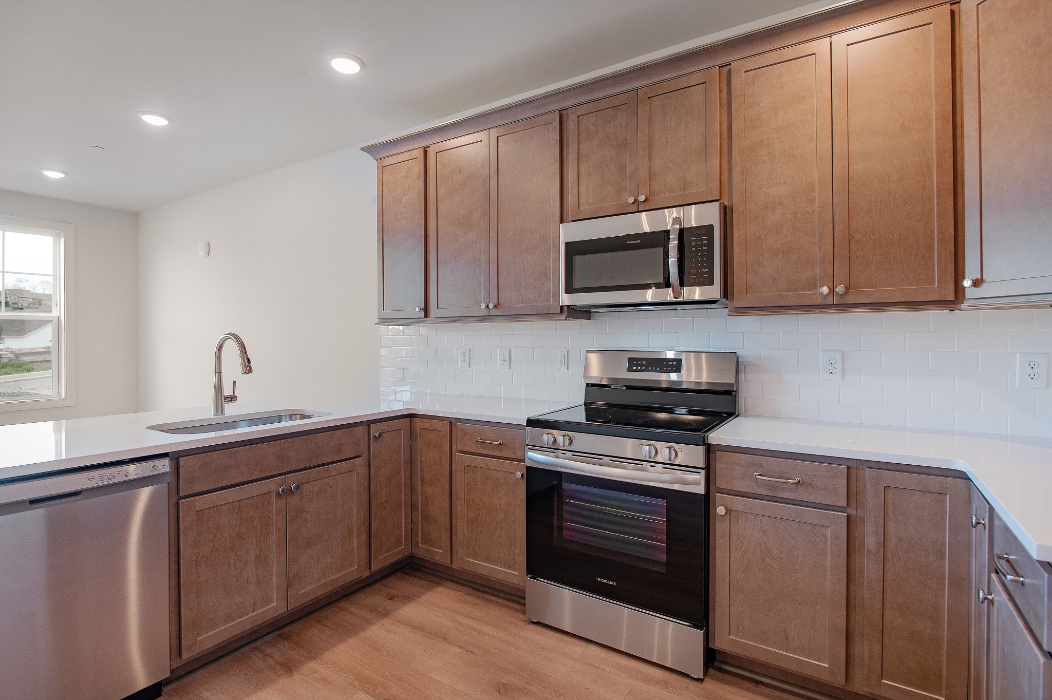 482 Portsdale Dr Unit: 8
