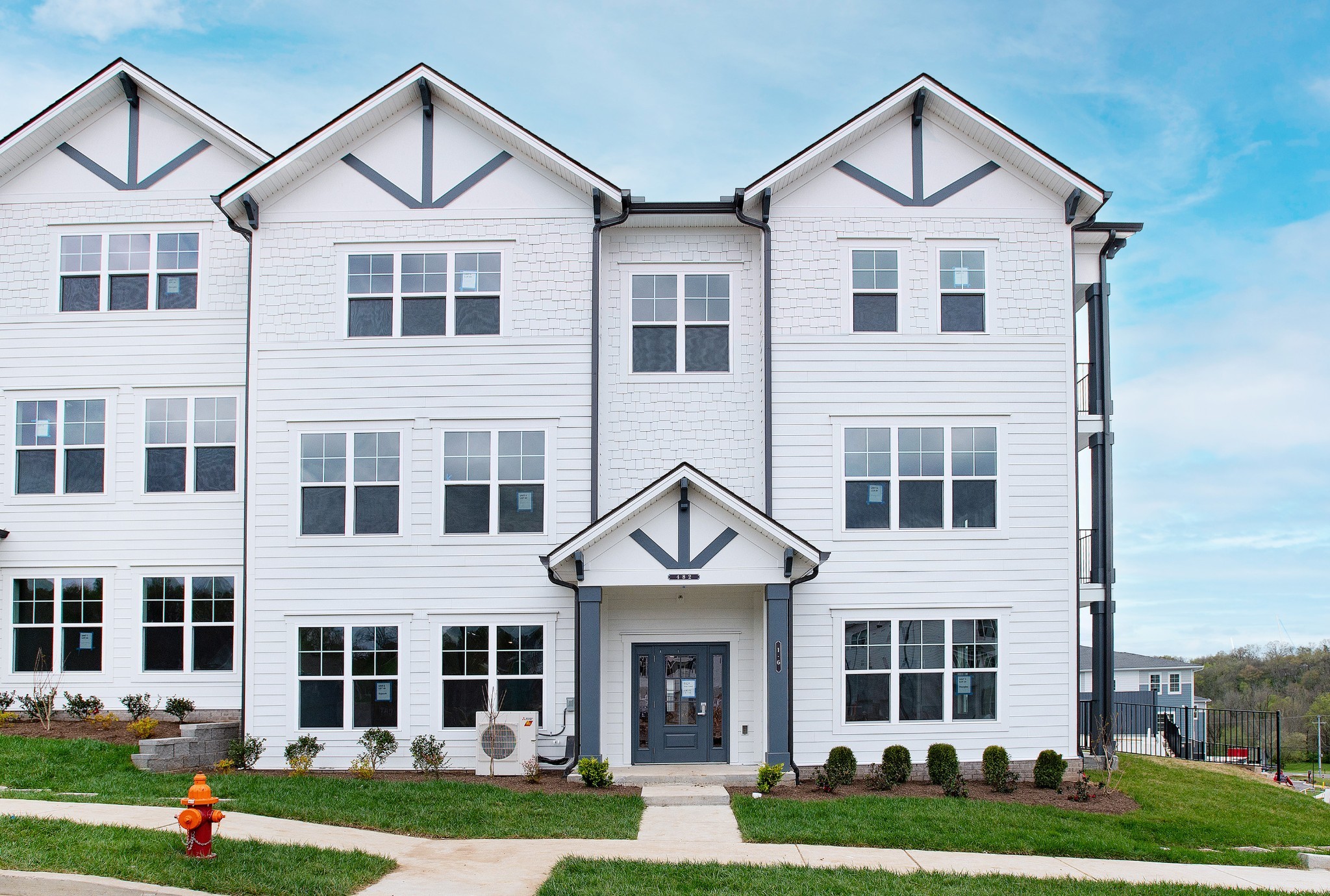 482 Portsdale Dr Unit: 8