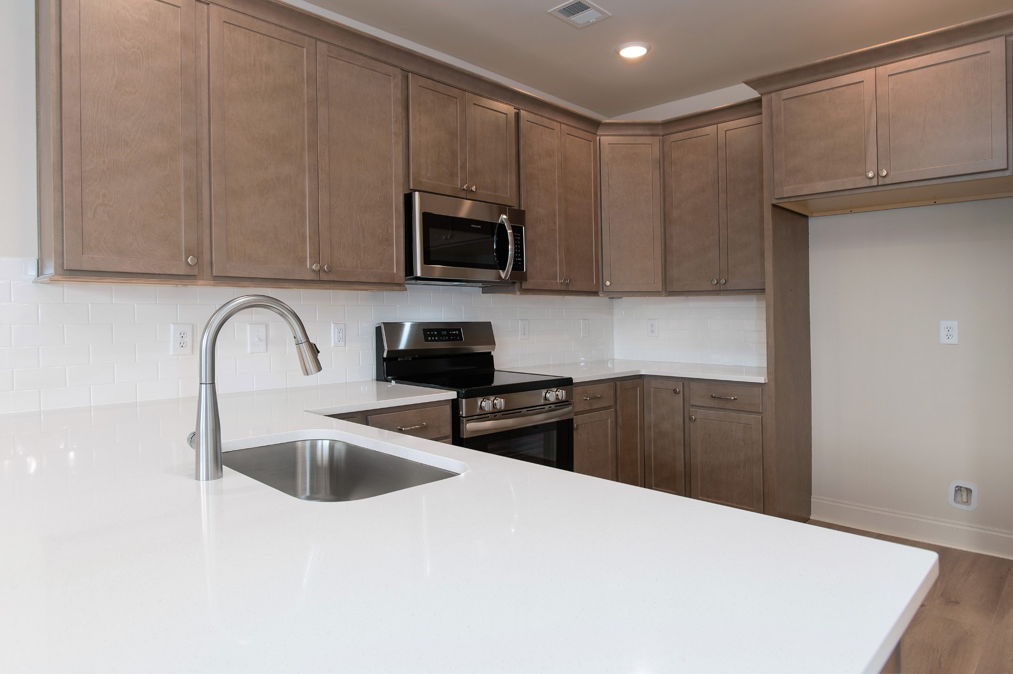 482 Portsdale Dr Unit: 8