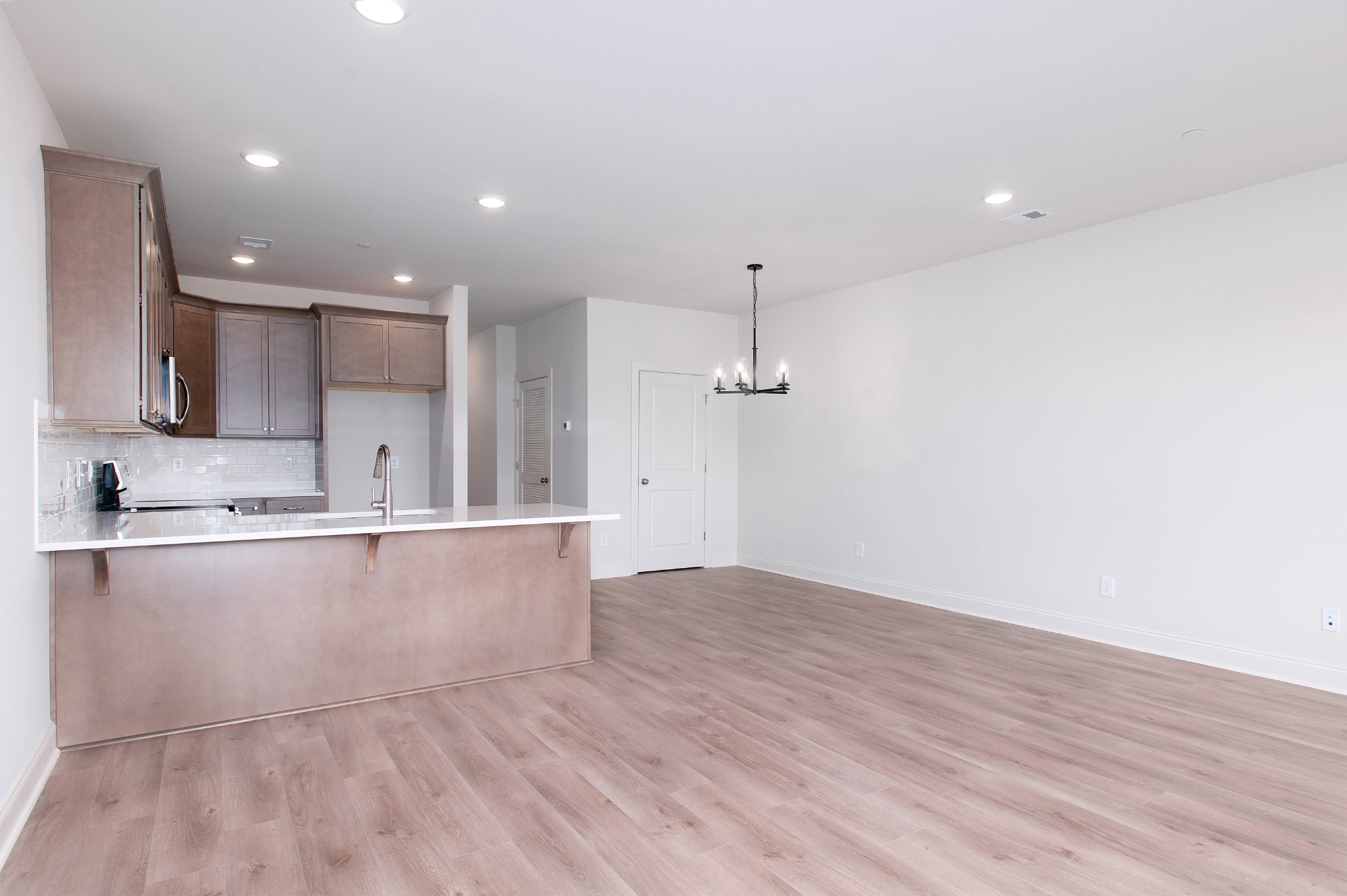 482 Portsdale Dr Unit: 8