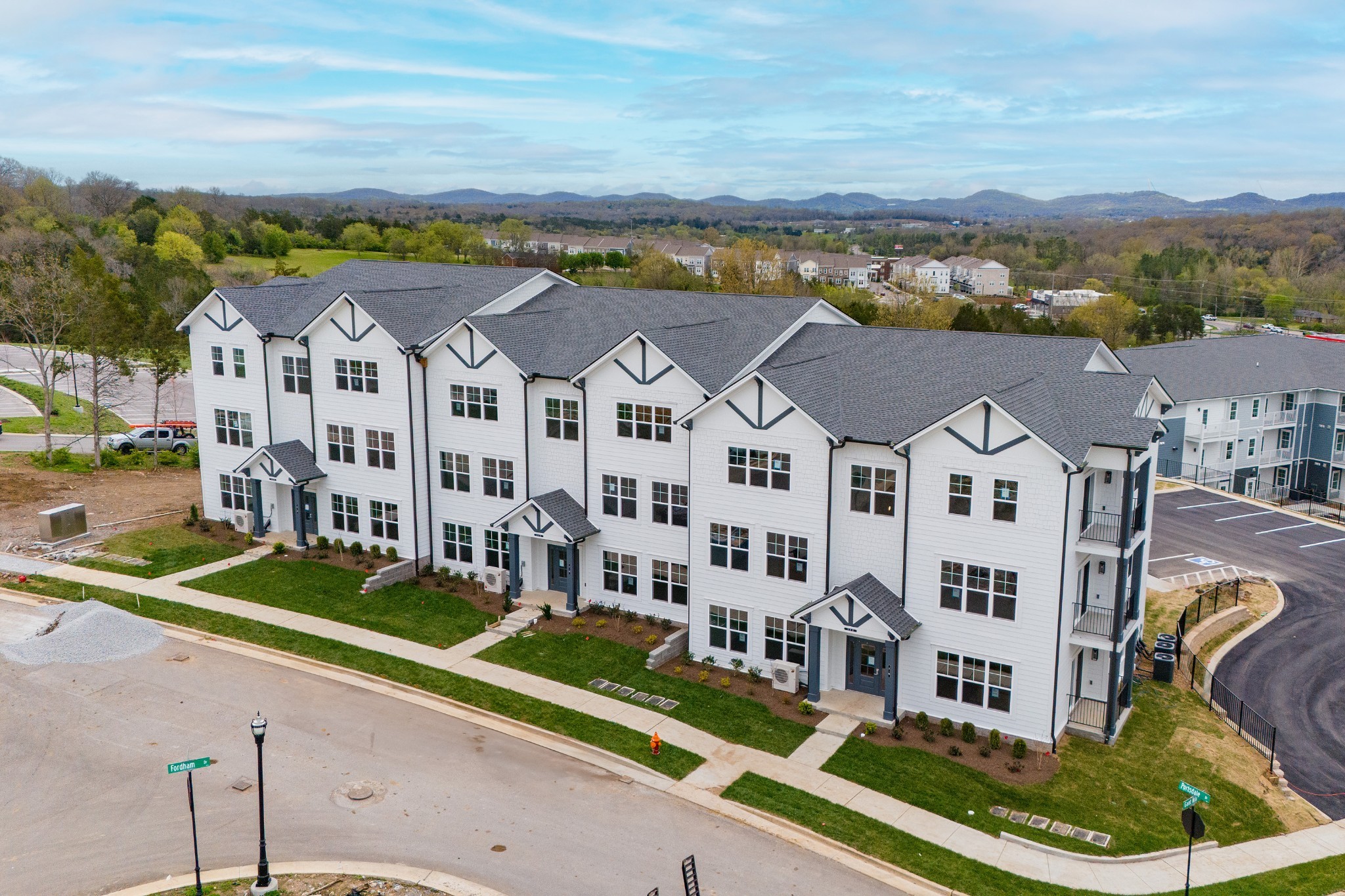 482 Portsdale Dr Unit: 8