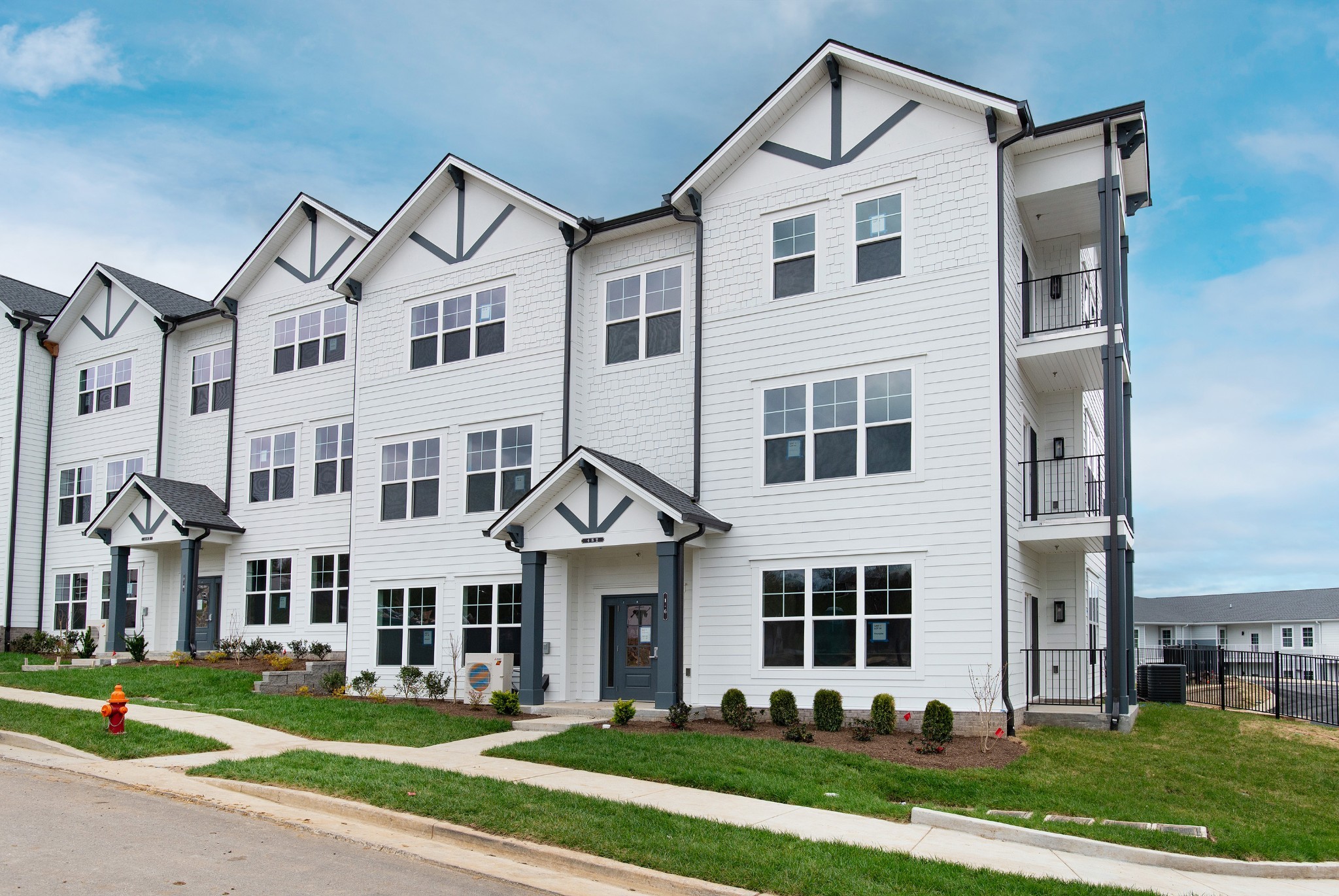 482 Portsdale Dr Unit: 8