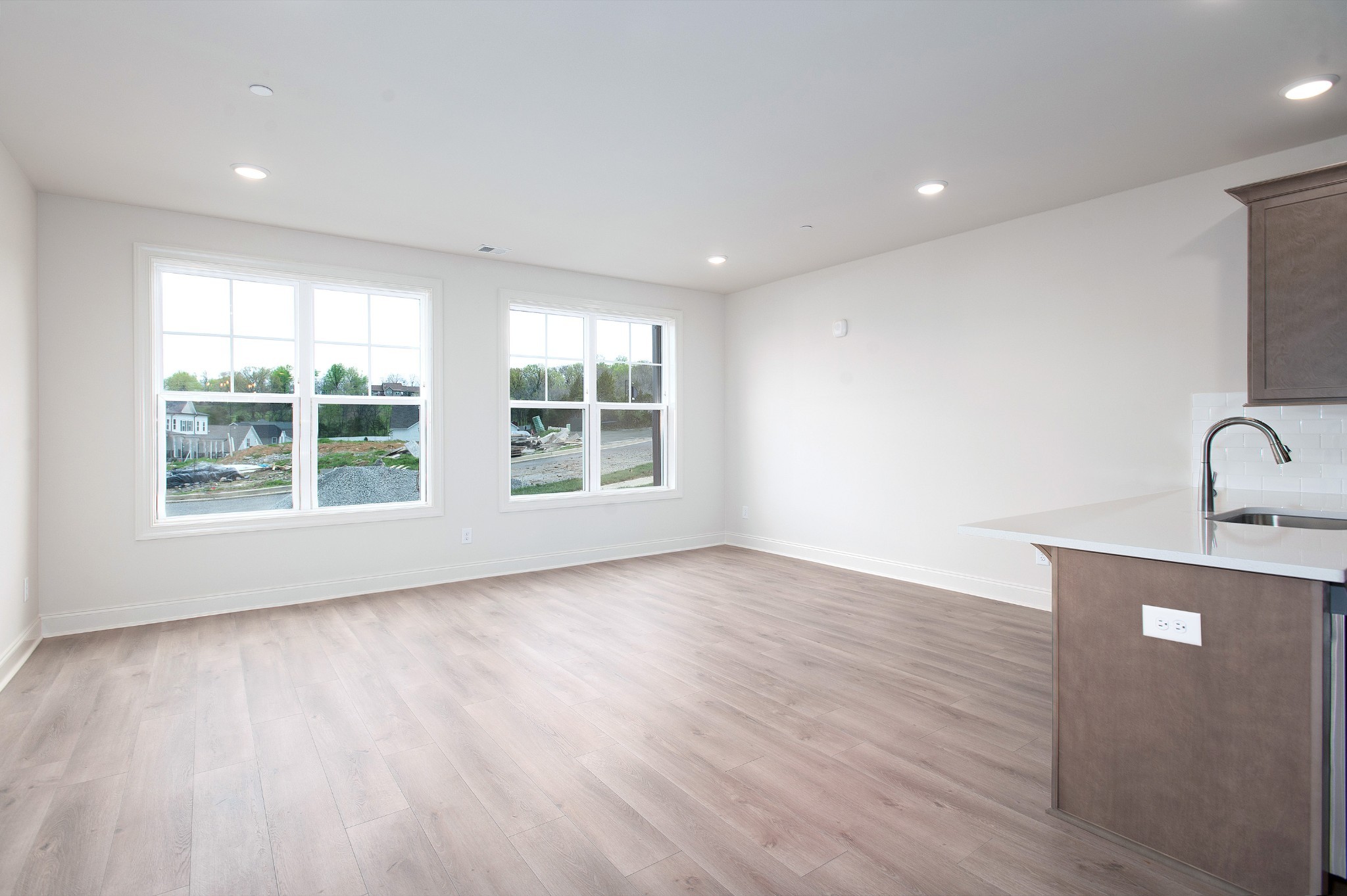 482 Portsdale Dr Unit: 8