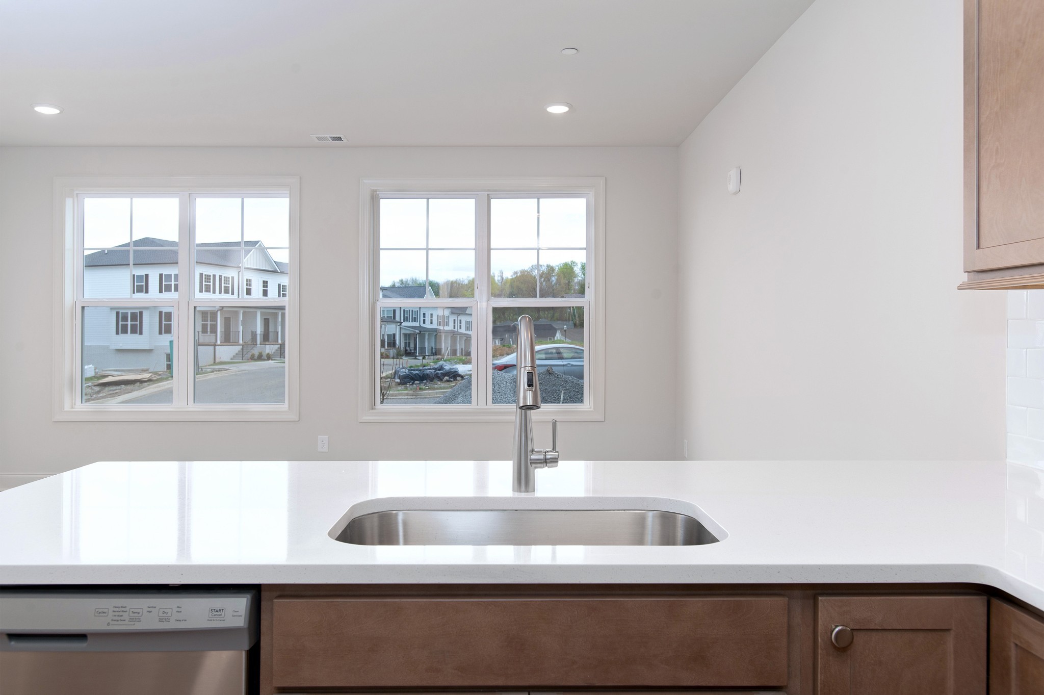 482 Portsdale Dr Unit: 8