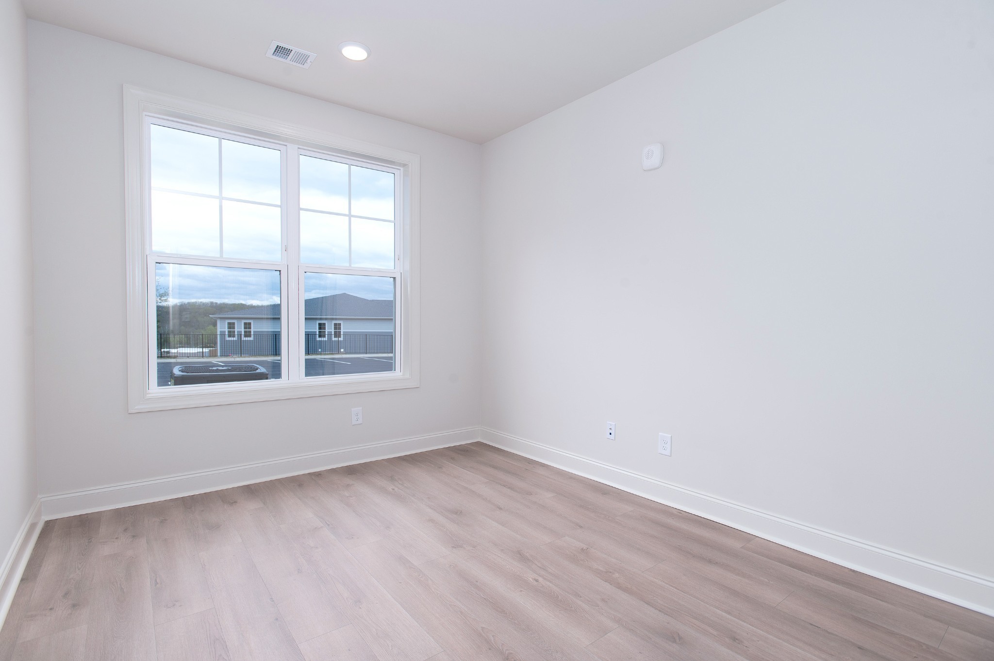 482 Portsdale Dr Unit: 8