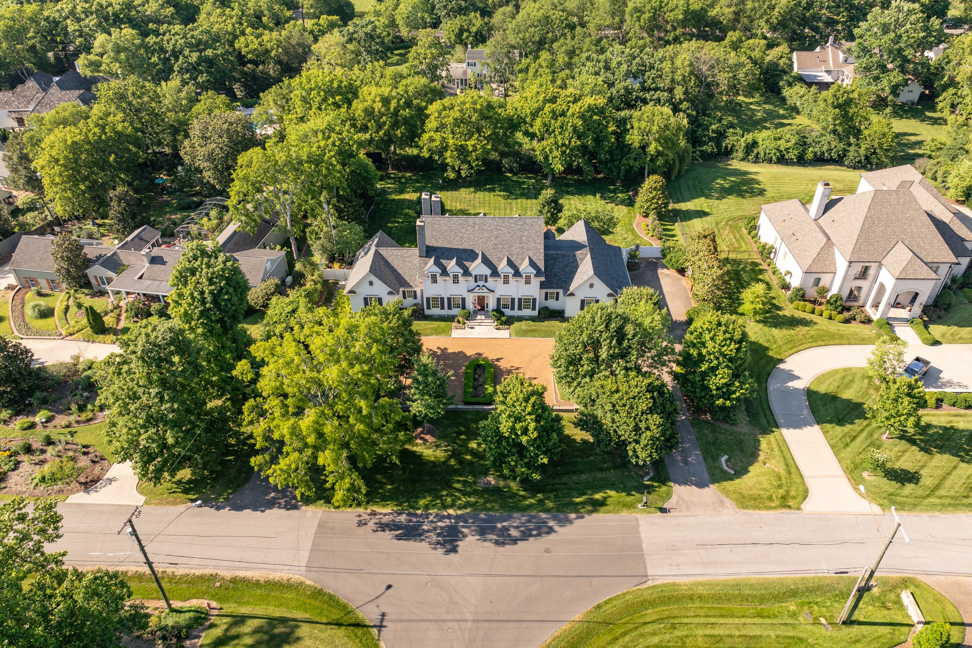 4006 Wayland Dr