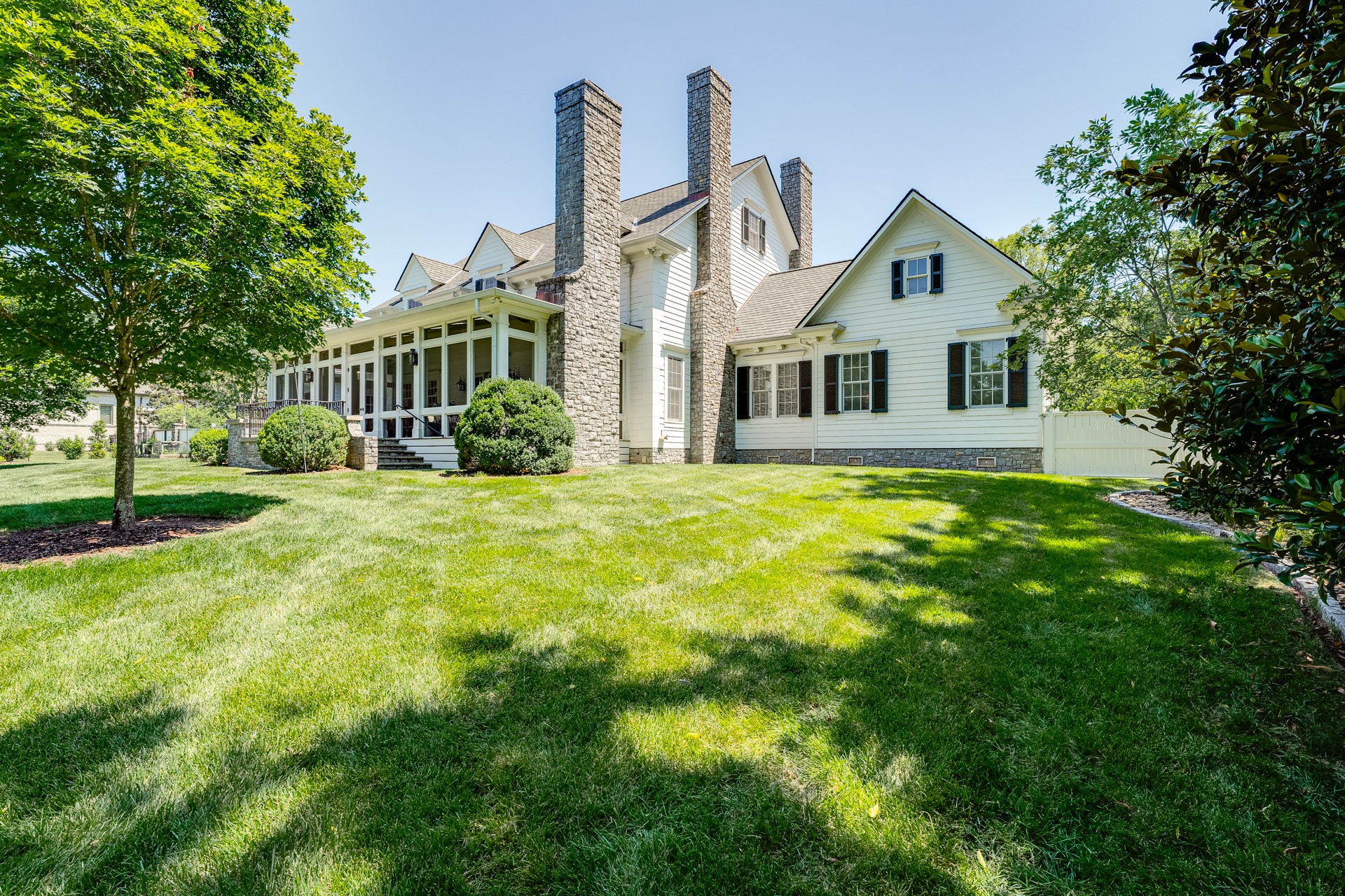 4006 Wayland Dr