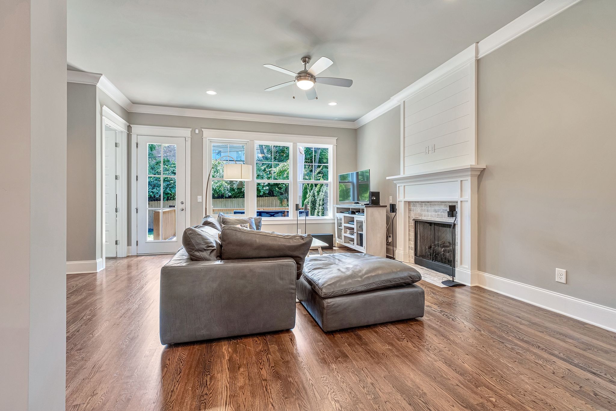 1909B Kimbark Dr