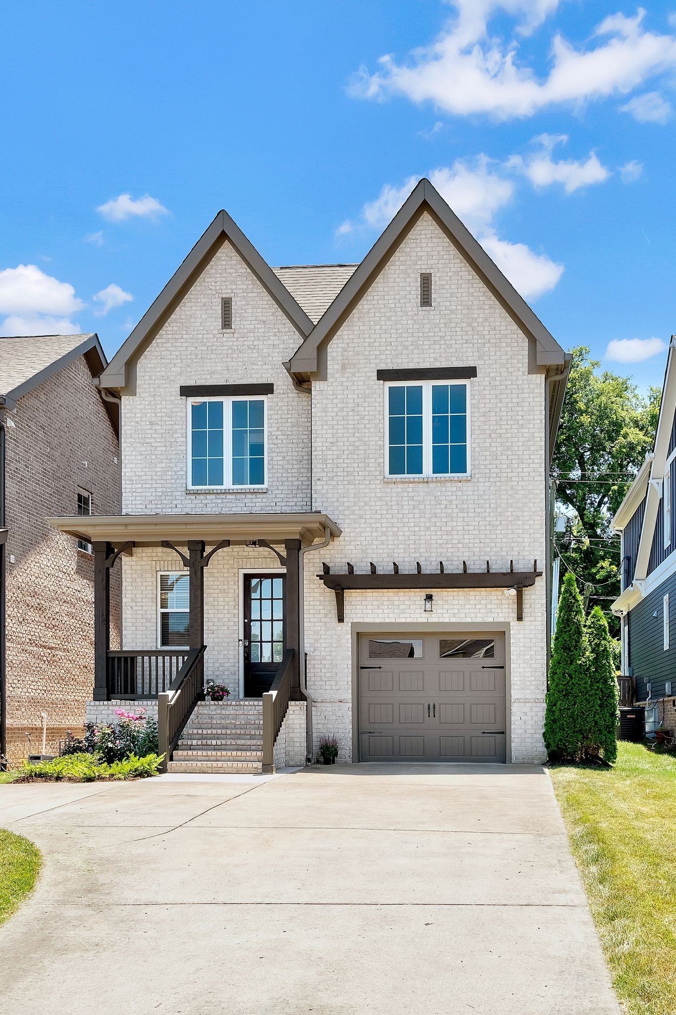 1909B Kimbark Dr