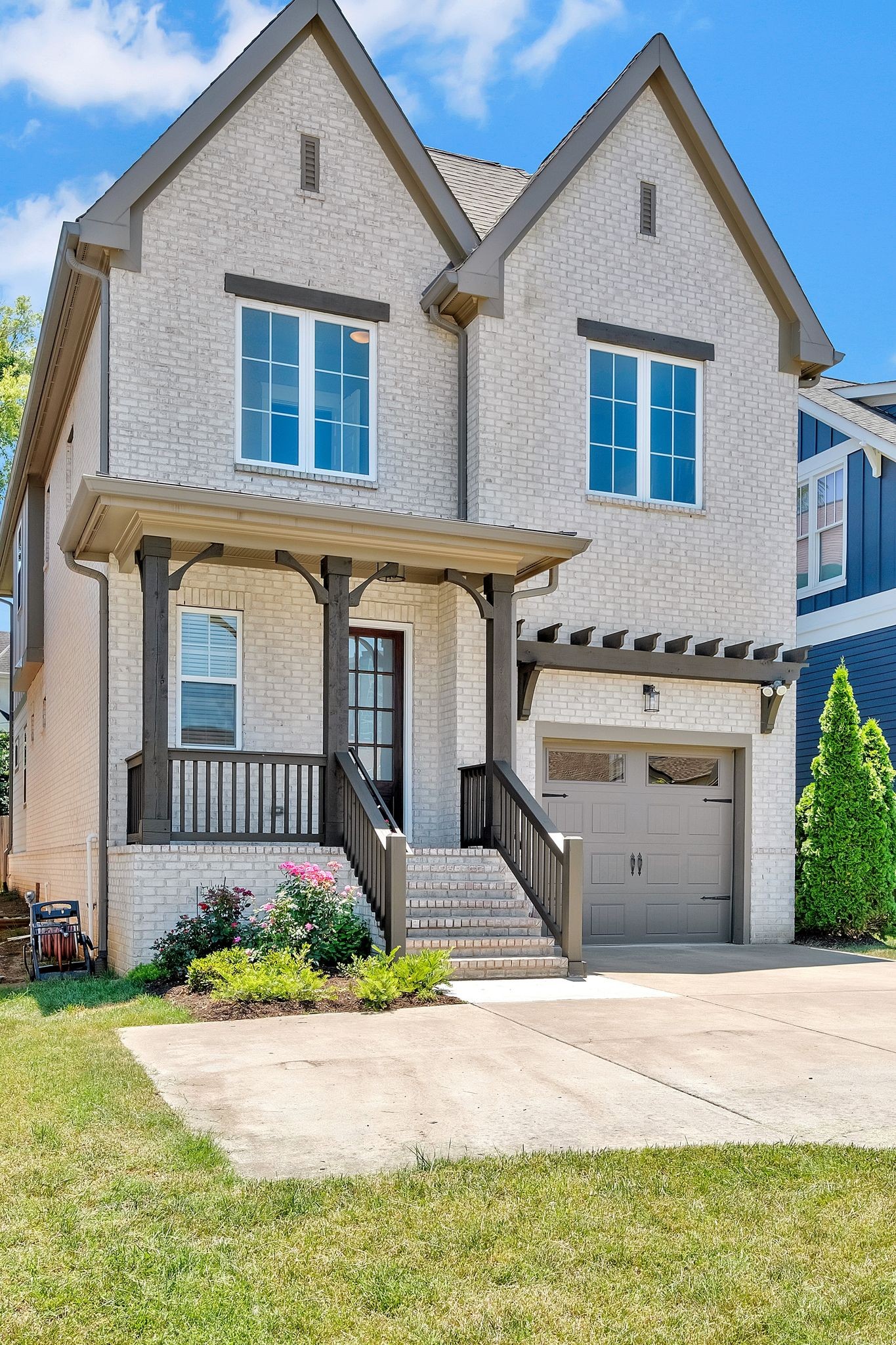 1909B Kimbark Dr