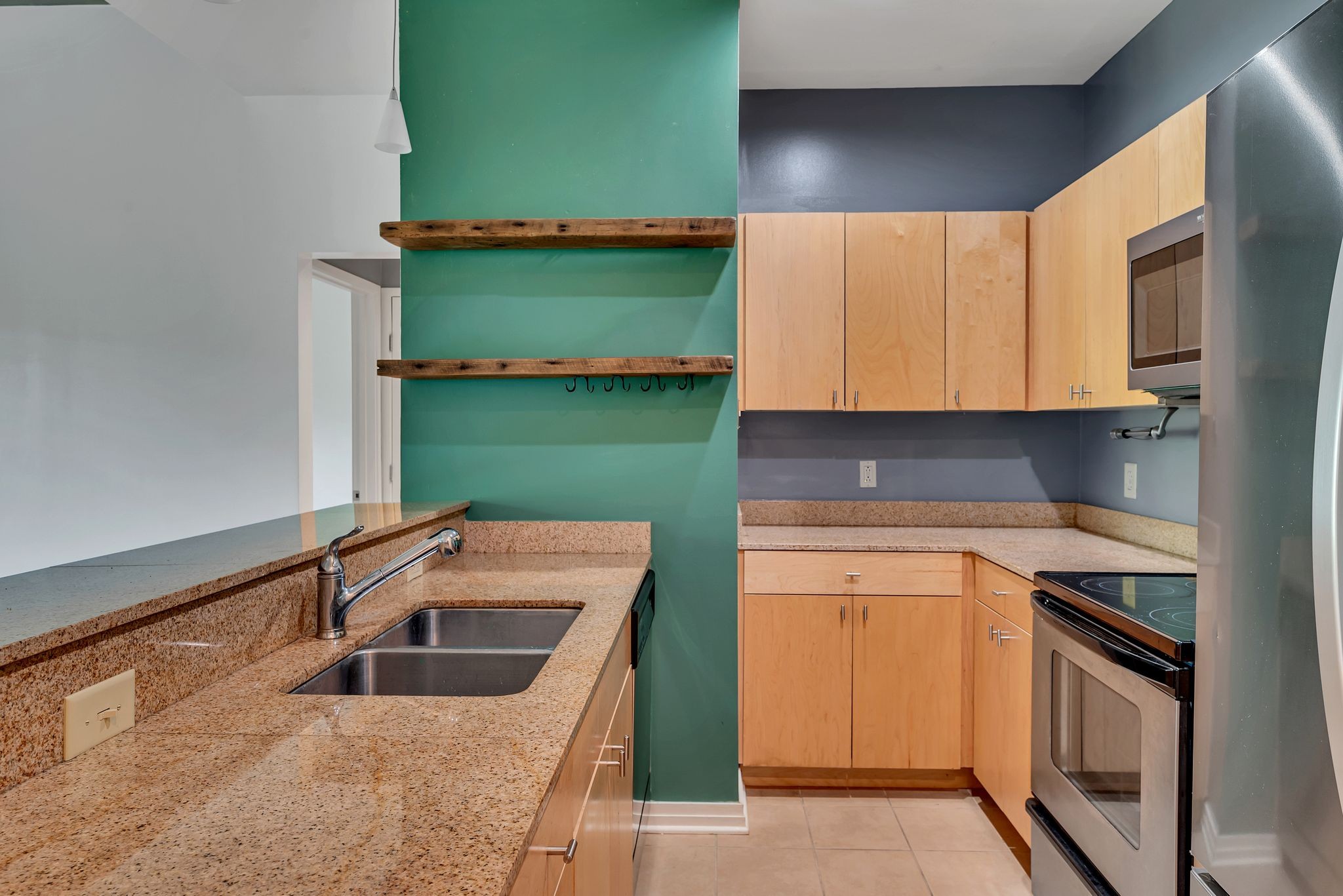 1101 18th Ave, S Unit: 407