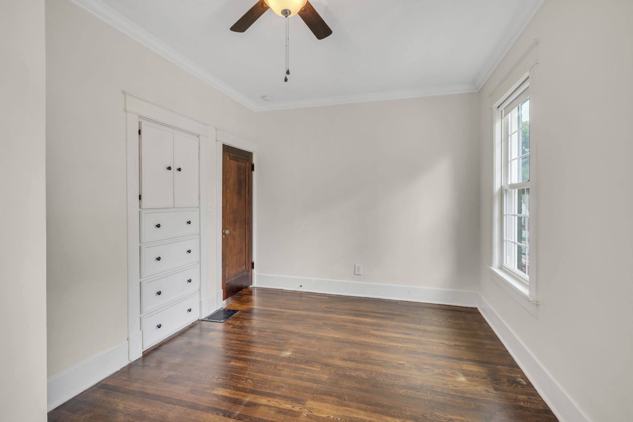 1304 Stratford Ave