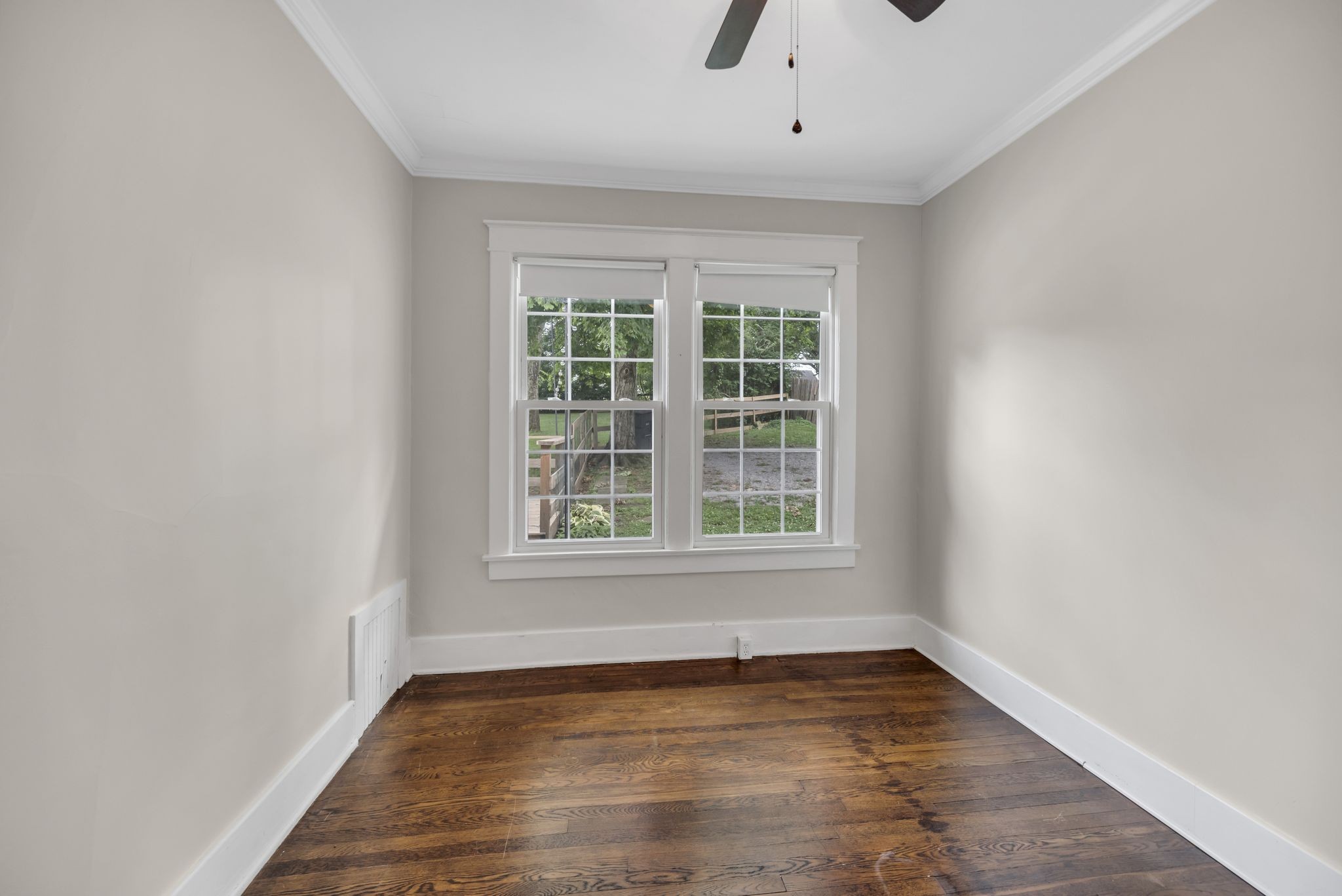 1304 Stratford Ave