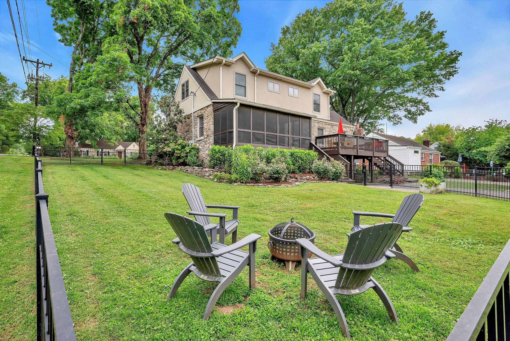 1700 Warfield Dr