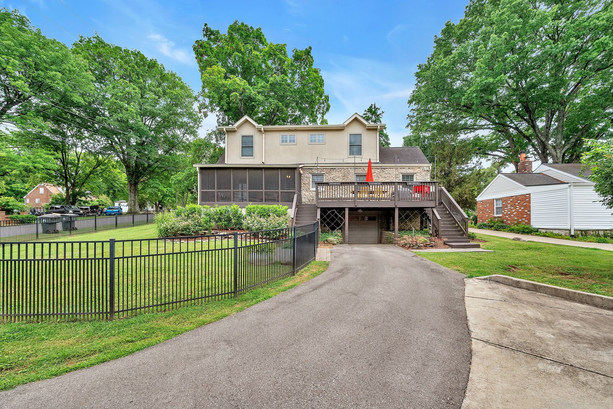 1700 Warfield Dr