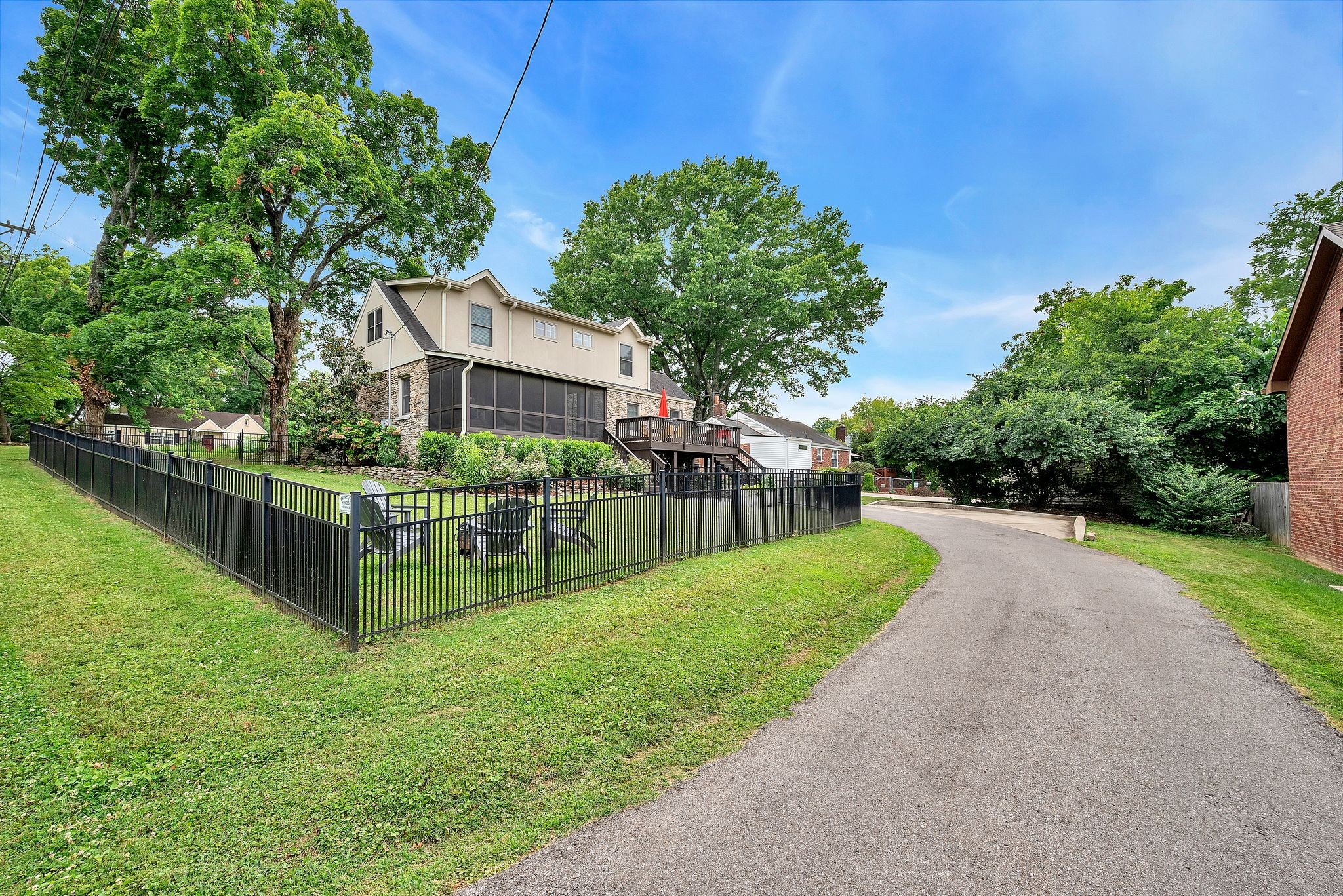 1700 Warfield Dr