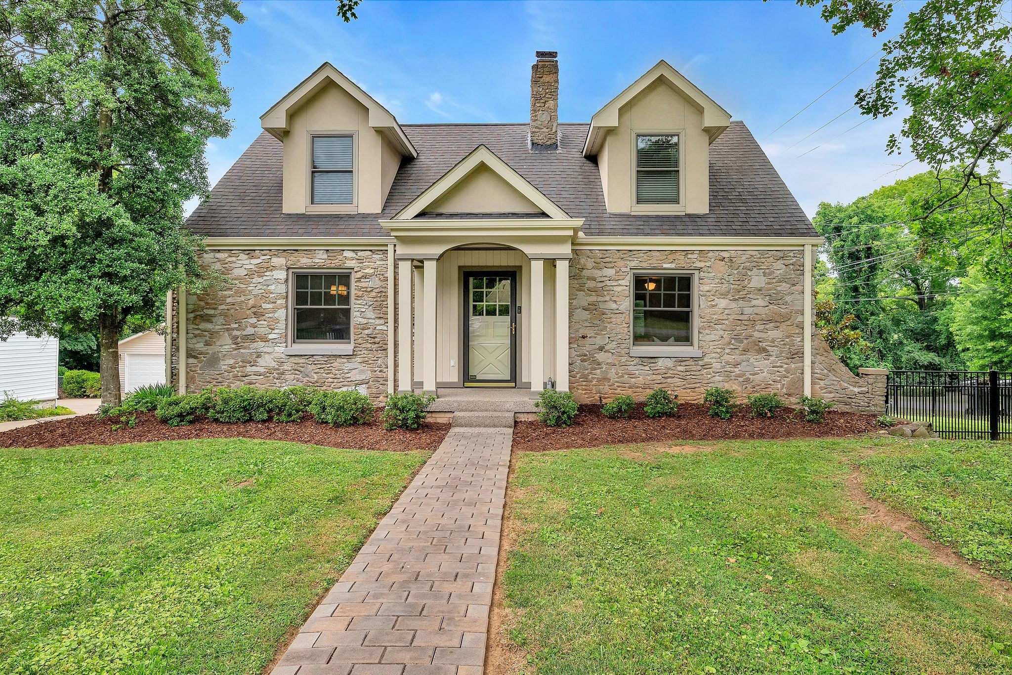1700 Warfield Dr
